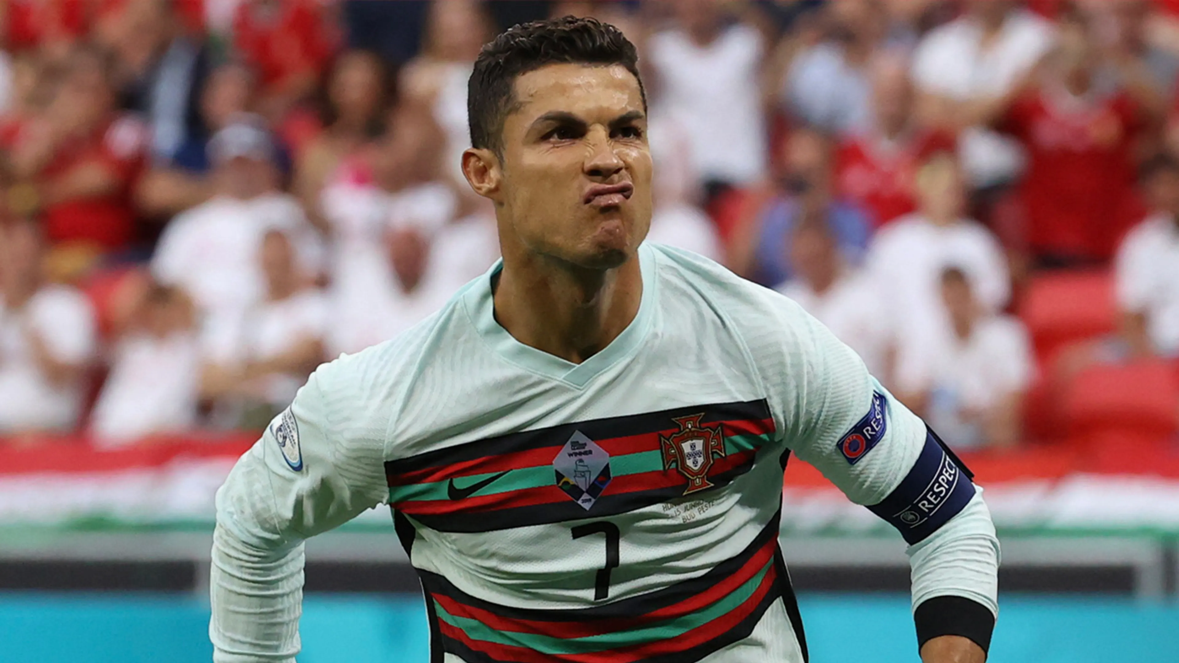 Cristiano Ronaldo schiet Portugal naar overwinning en grijpt twee EK-records