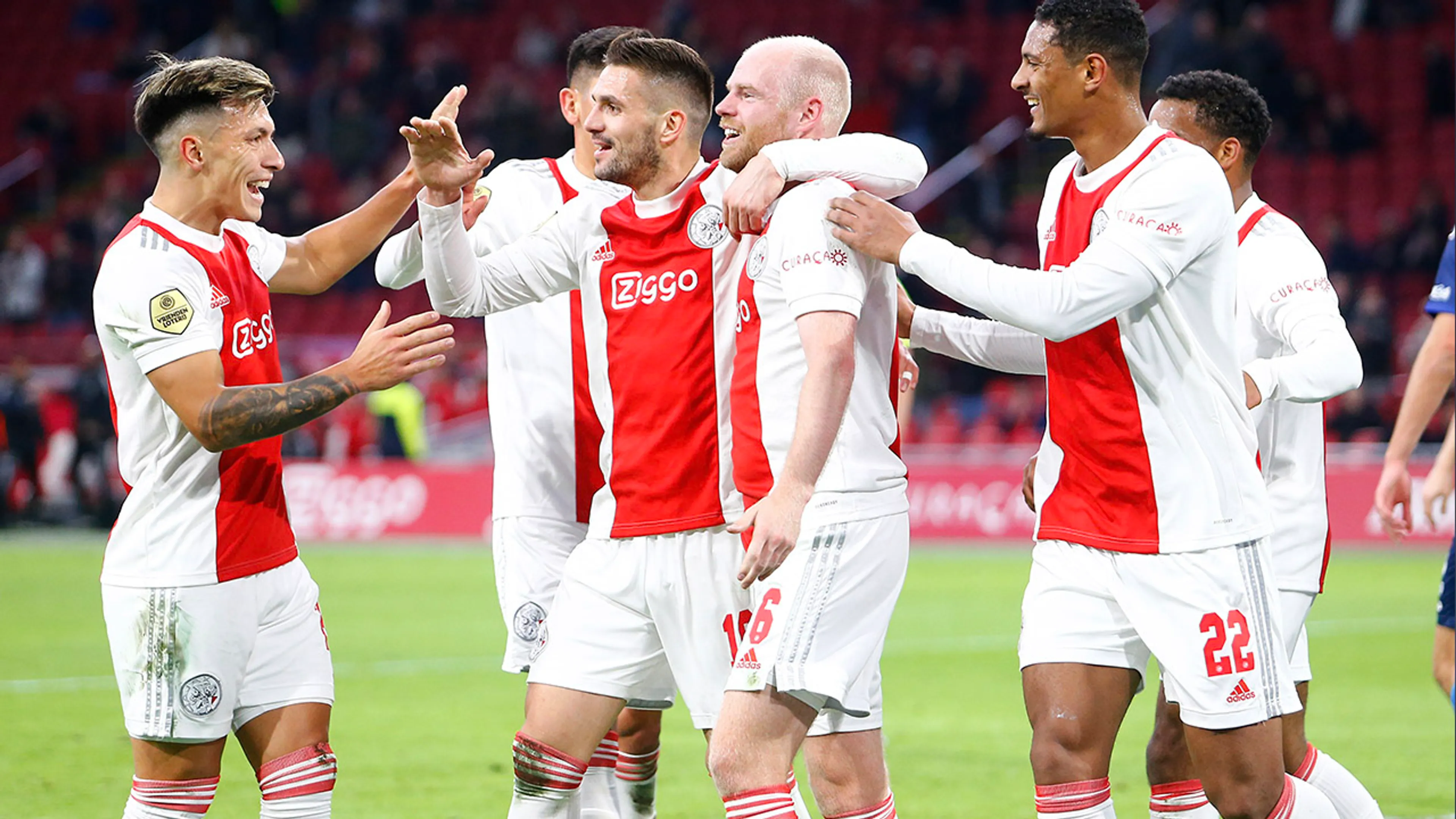 Ajax loopt verder weg bij PSV dankzij moeiteloze zege op Heracles Almelo 