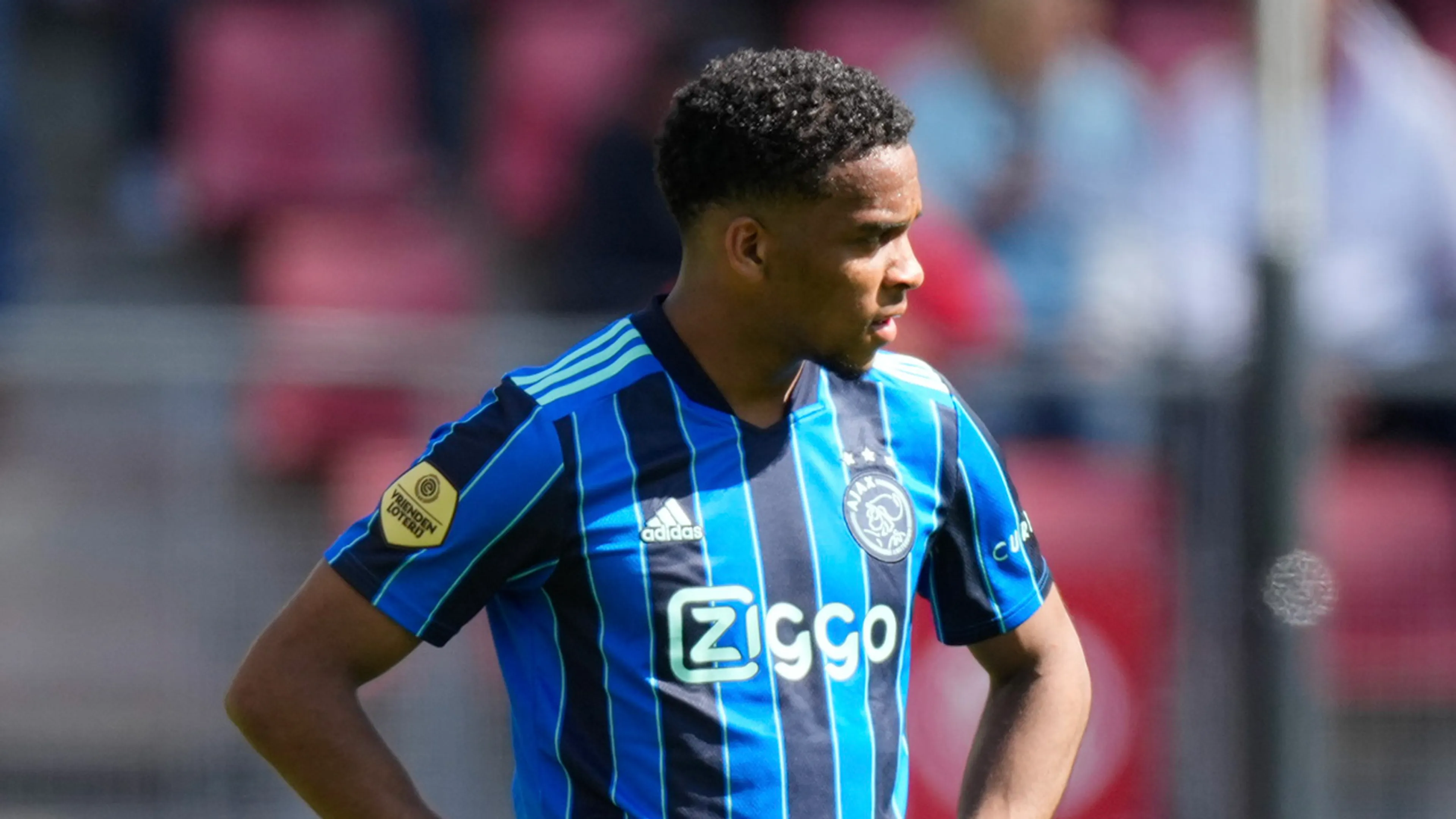 AZ blaast titelrace nieuw leven in met gelijkspel tegen Ajax
