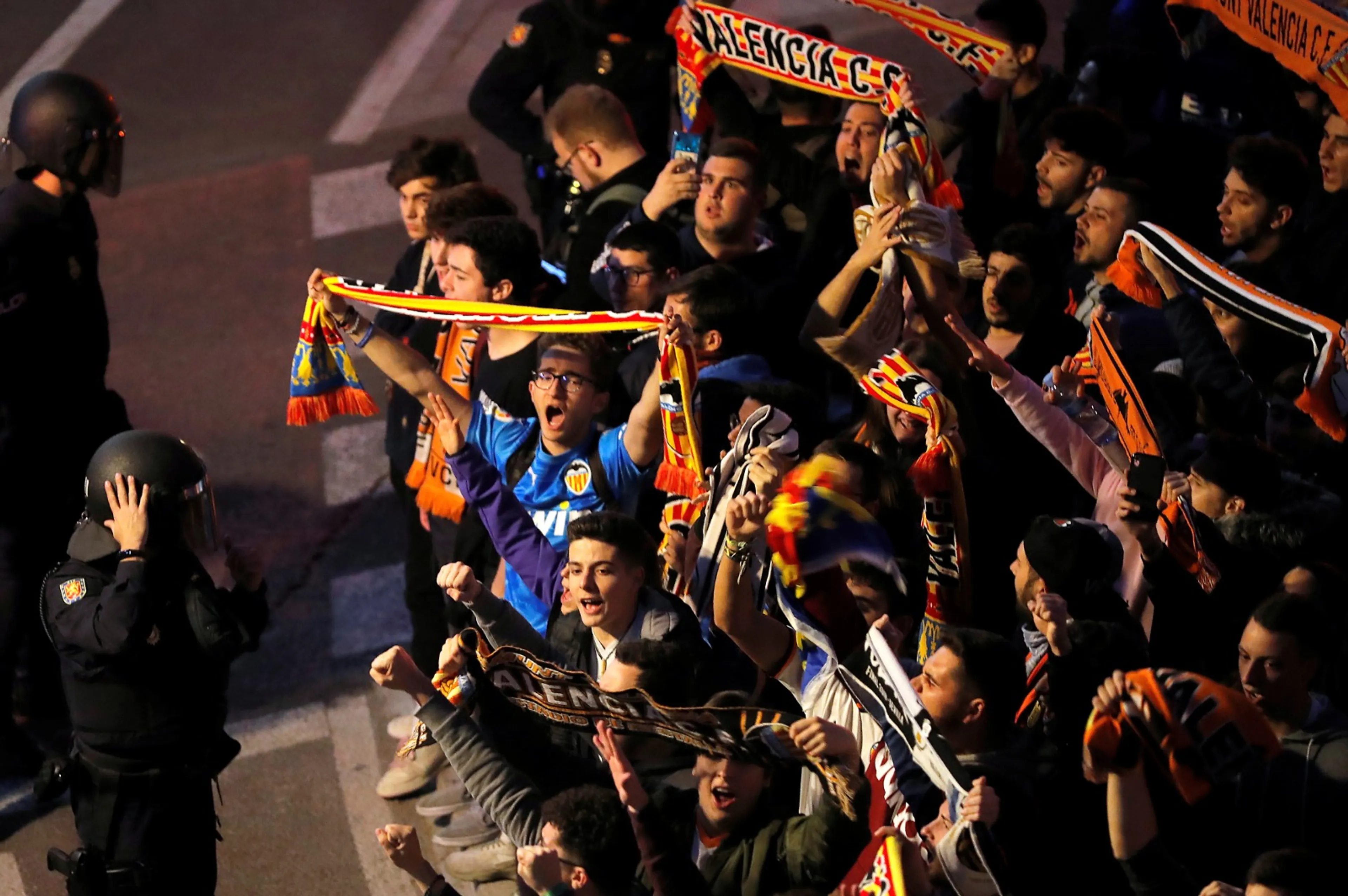 Massale steun van supporters Valencia voor CL-duel tegen Atalanta 