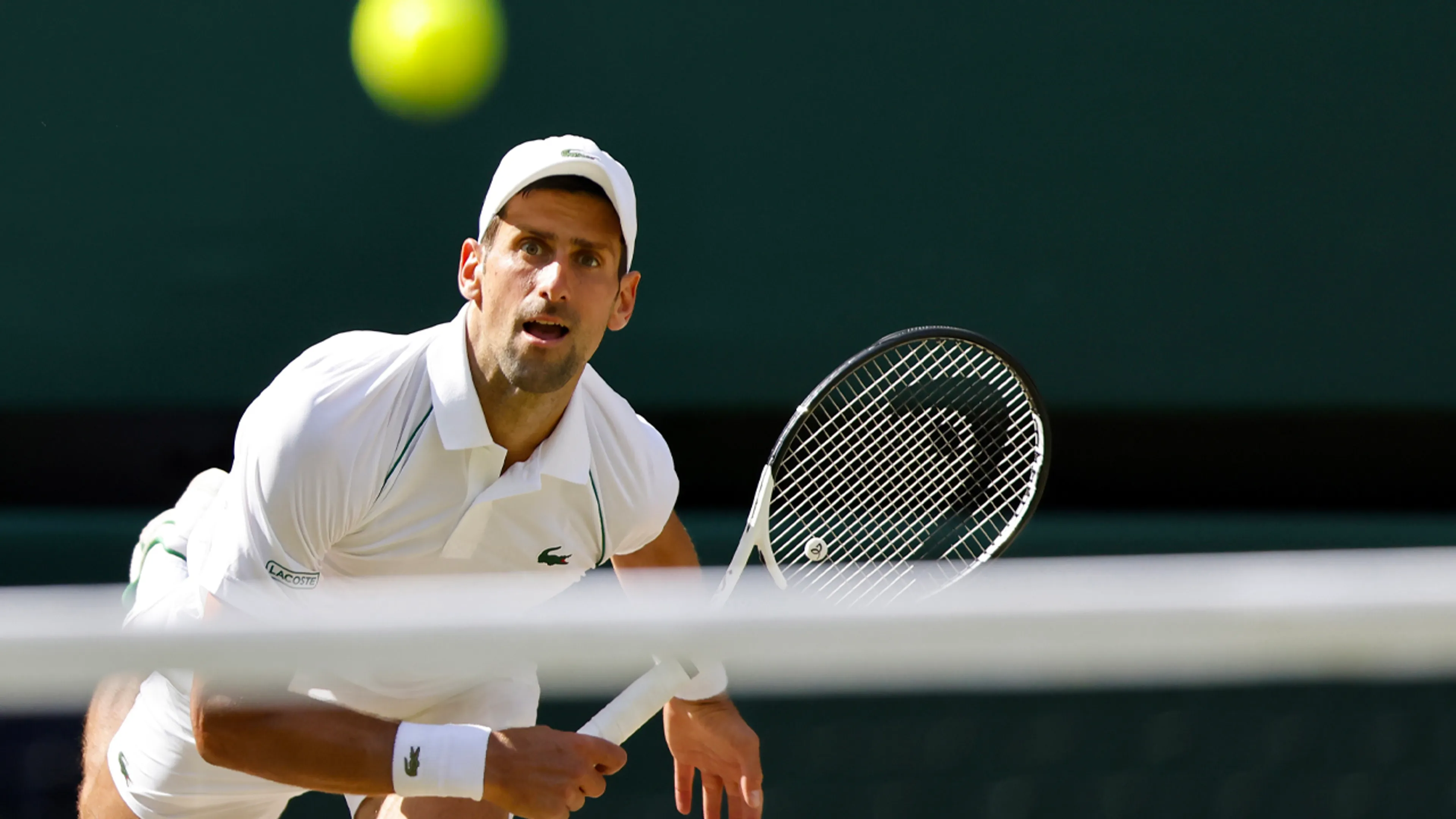 Djokovic verslaat Kyrgios op Wimbledon en pakt 21ste grandslamtitel