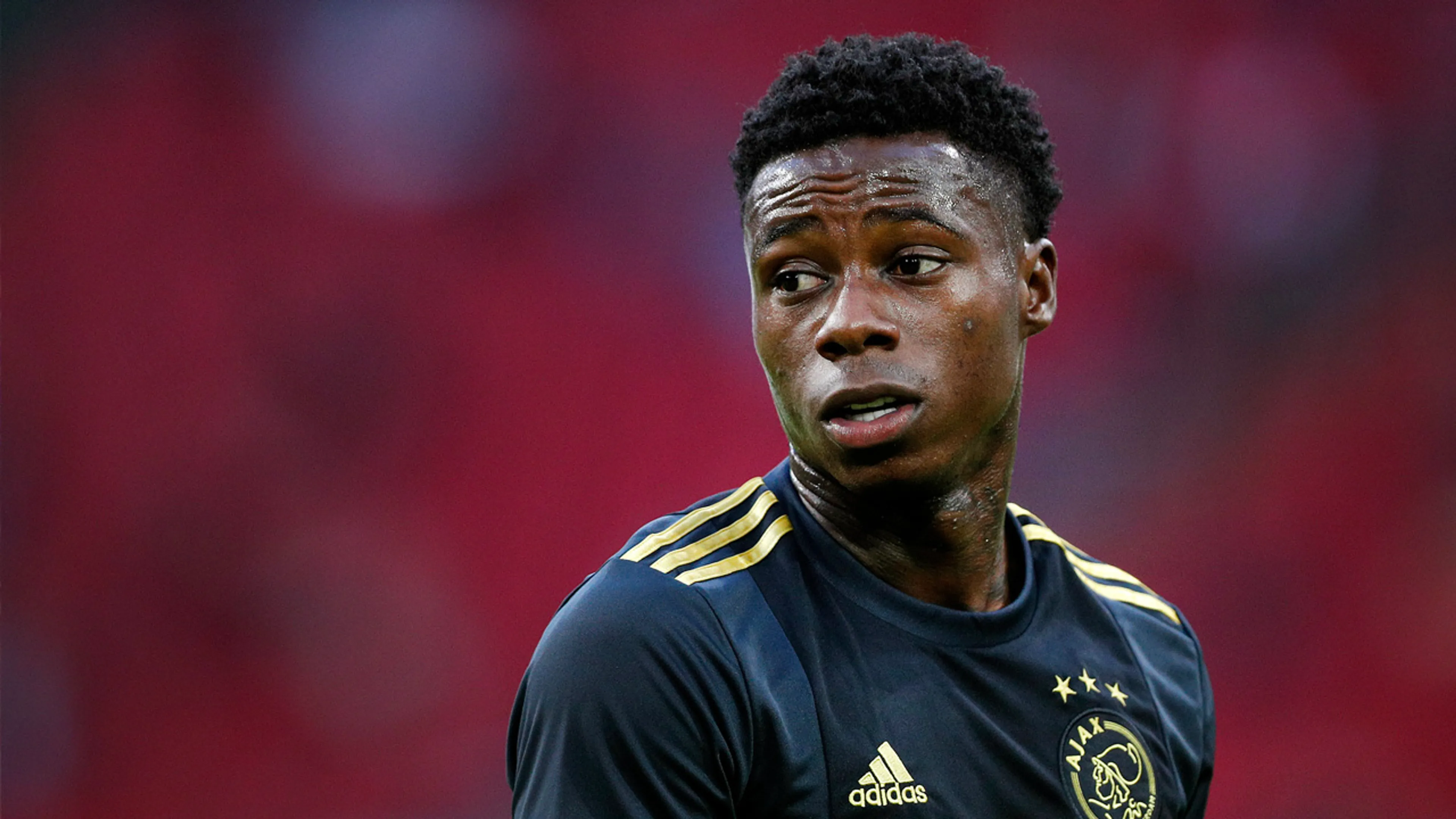 Promes hervat training bij Ajax
