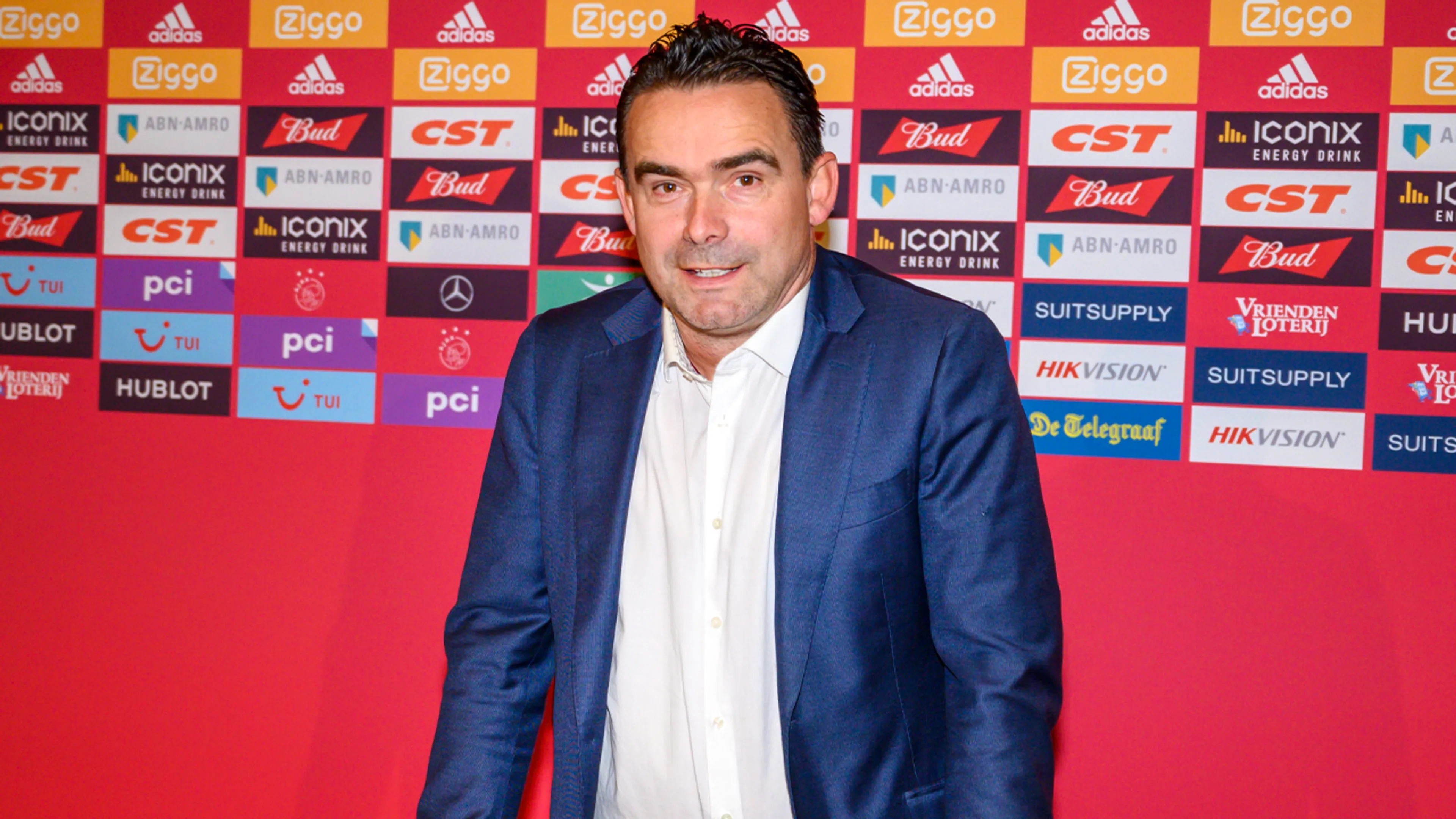 Overmars wil competitie niet meer uitspelen