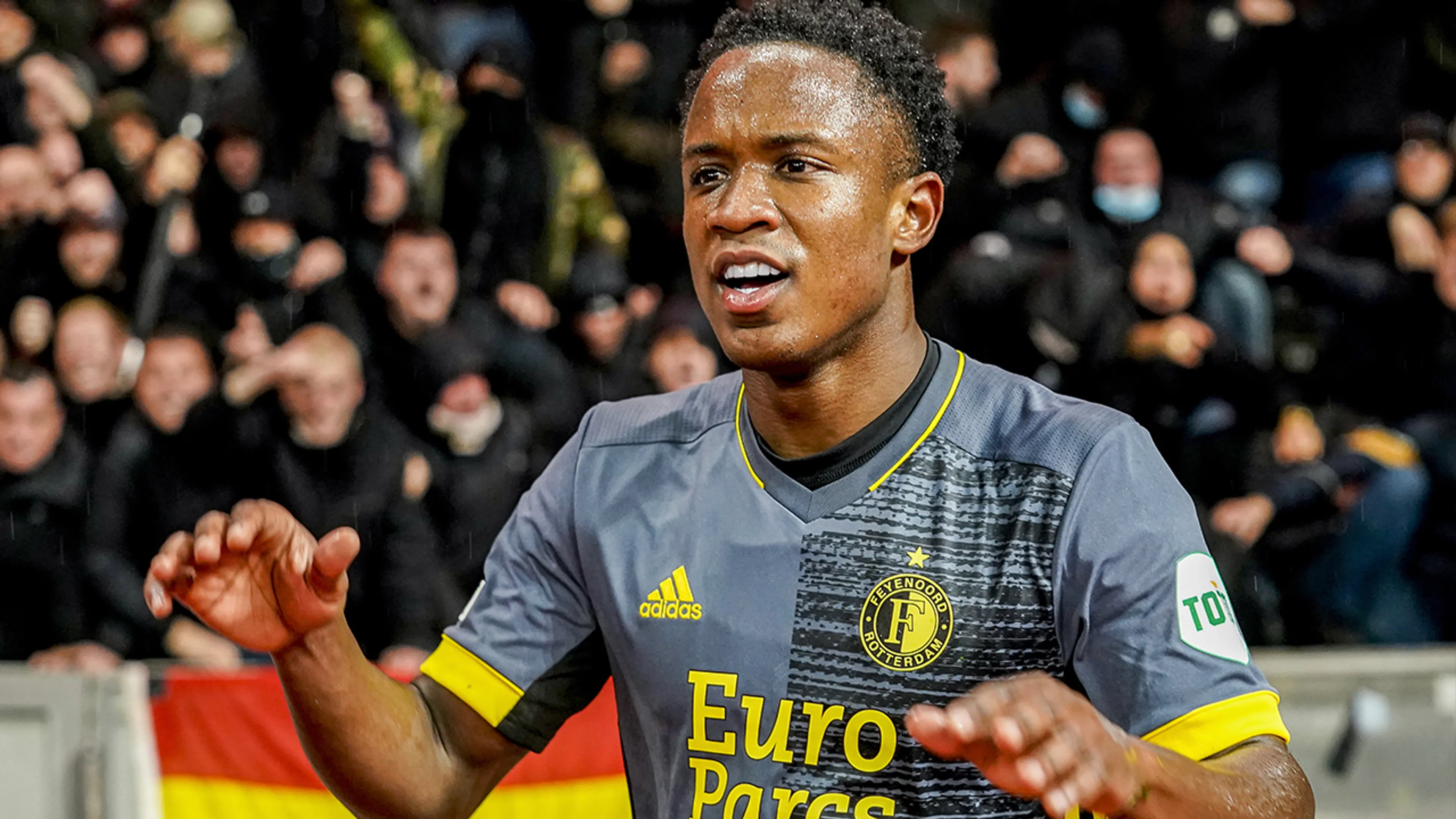 'Feyenoord-uitblinker Sinisterra in beeld bij Italiaanse topclub'