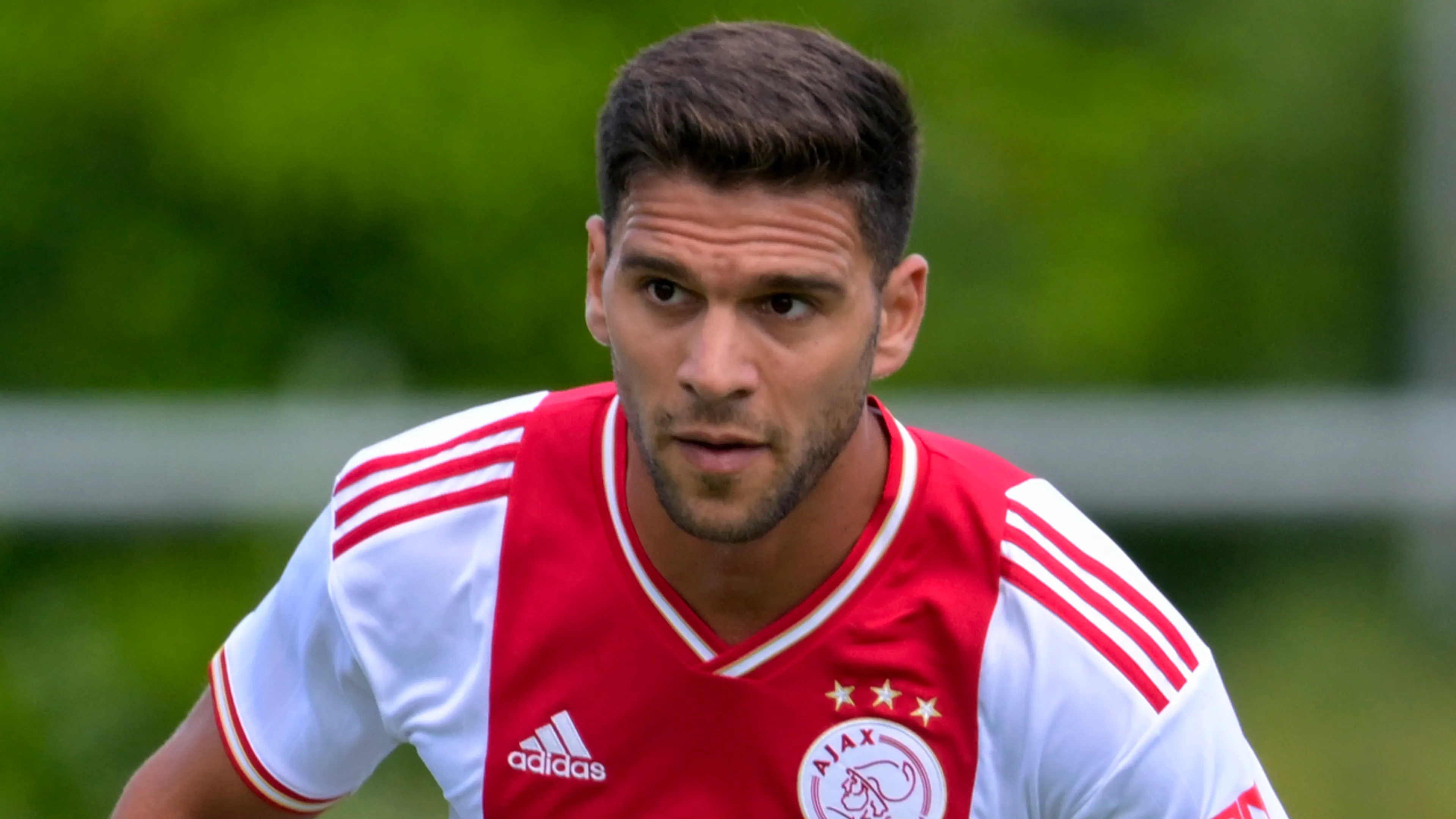 Ajax verliest oefenduel van FC Utrecht, rood voor Magallán