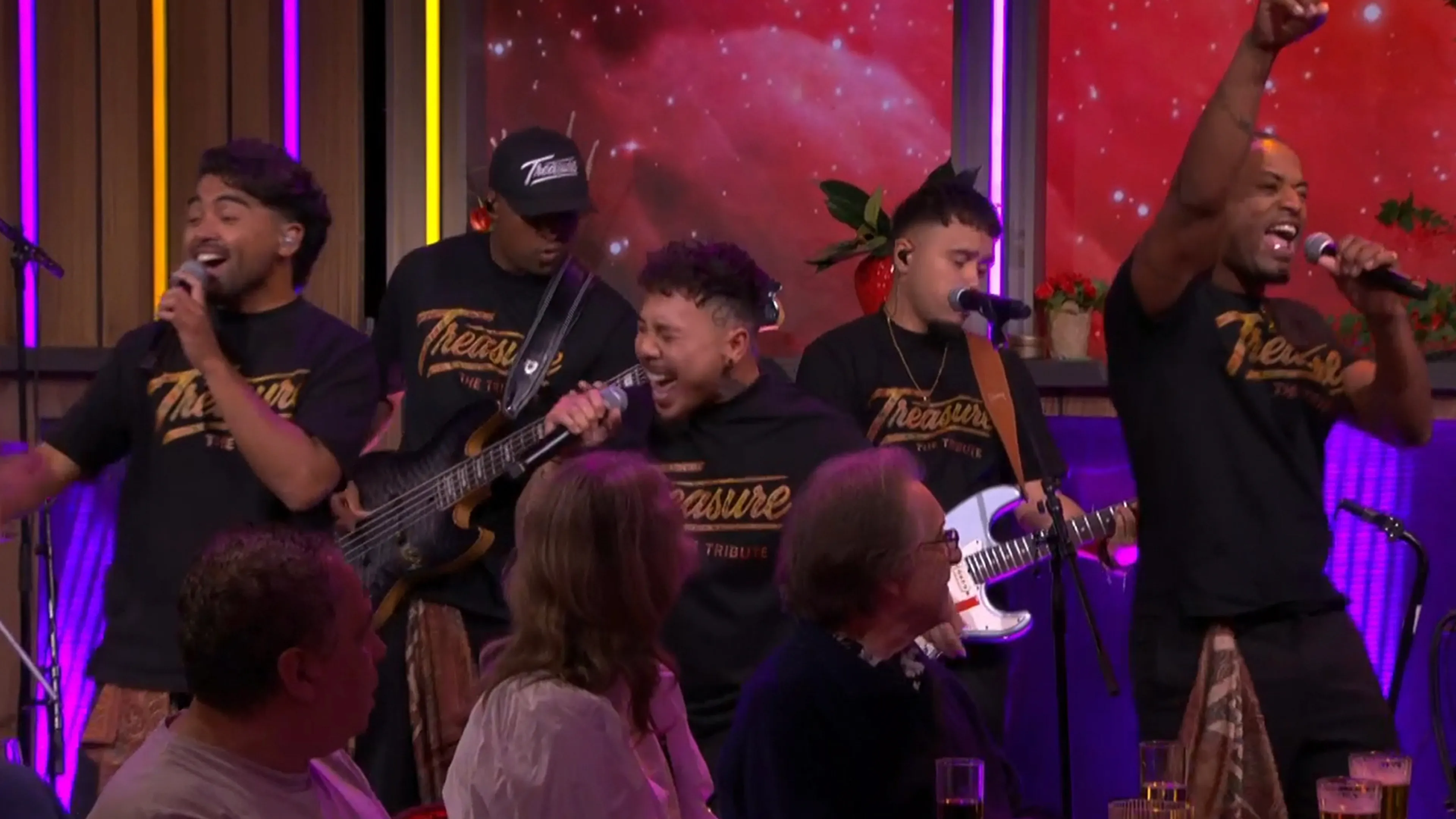 Treasure zorgt met Locked Out Of Heaven voor swingende start van De Oranjezomer!