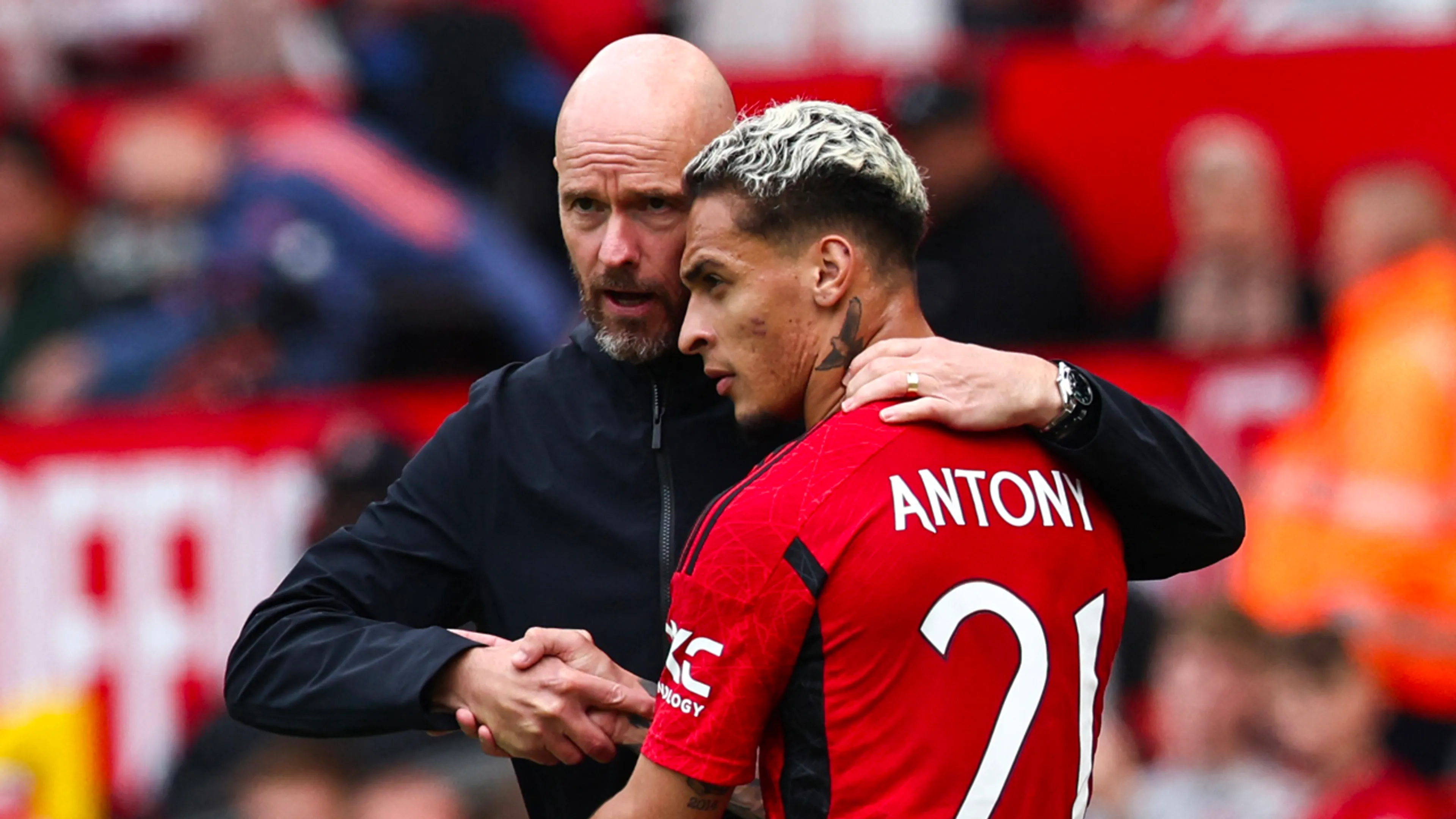 Manchester United sluit Antony weer in de armen