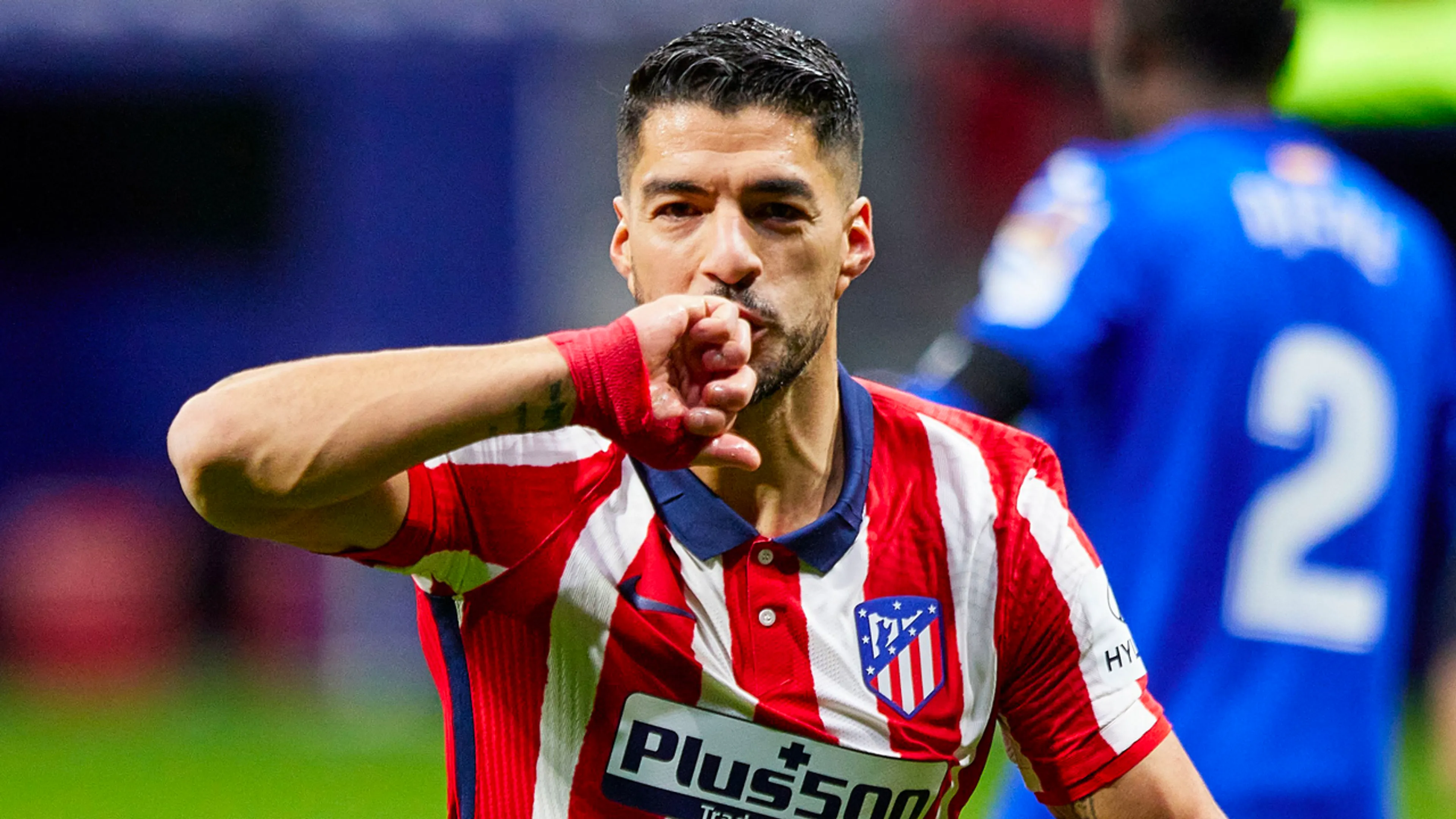 Suárez schiet Atlético naar winst op Eibar