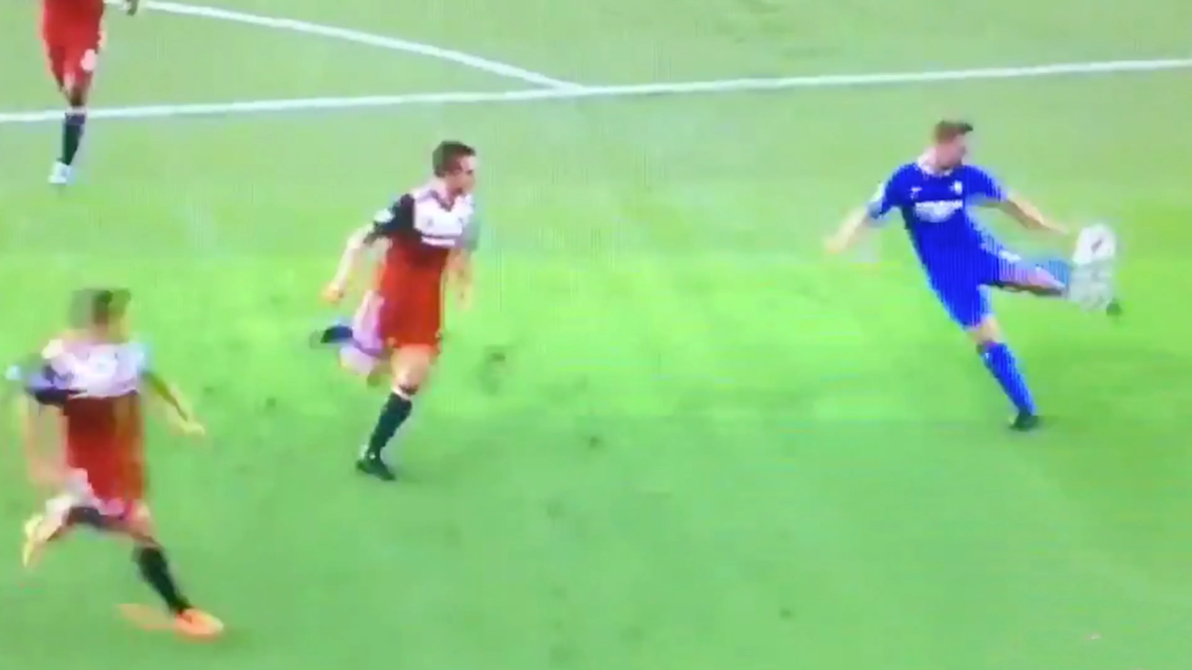 Luuk de Jong maakt op prachtige wijze eerste doelpunt voor Sevilla
