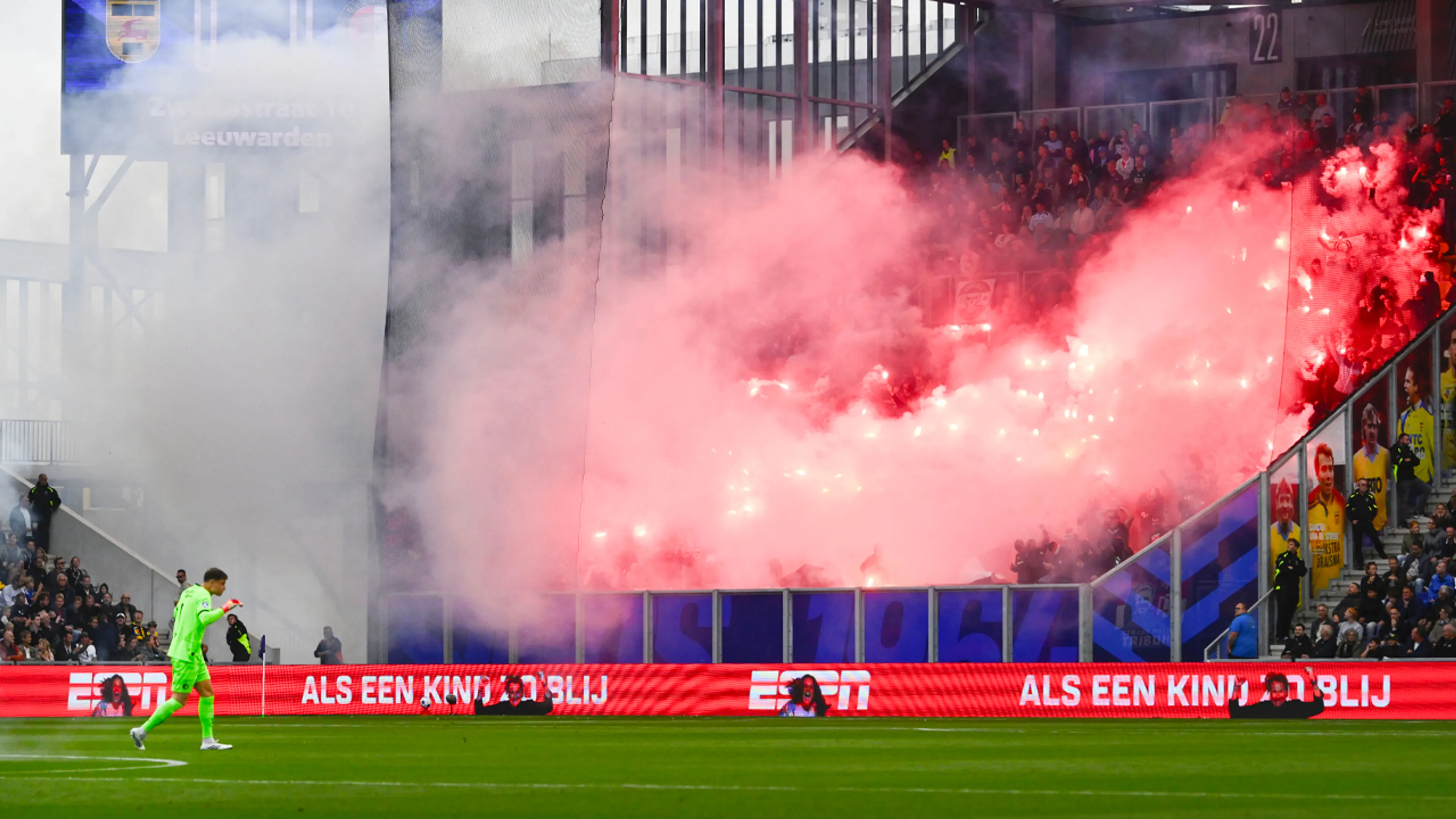 Feyenoord neemt na vuurwerkgeweld geen fans mee naar komende twee uitduels