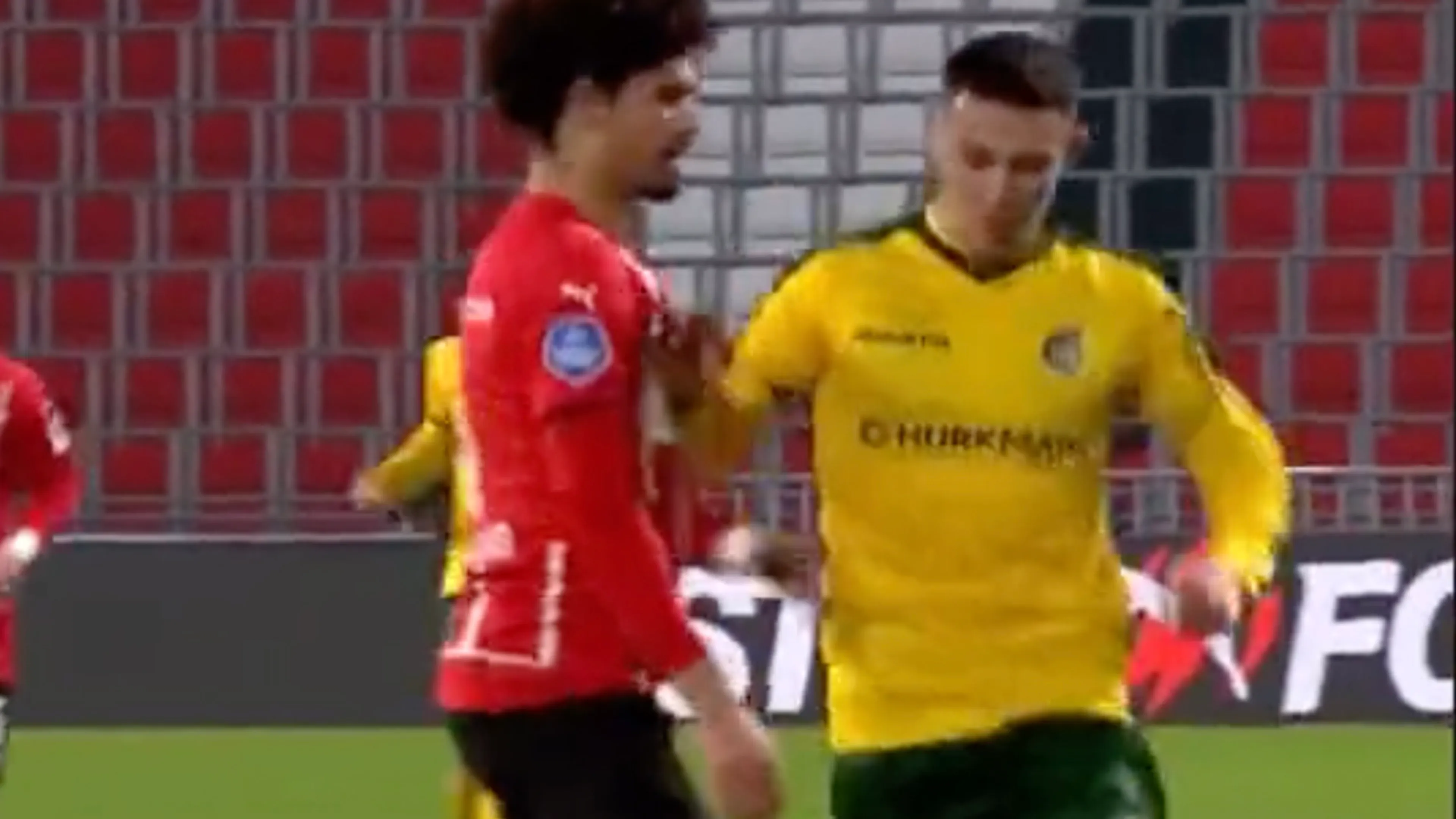 Fortuna-fans boos op PSV na merkwaardige tweet over geblesseerde speler