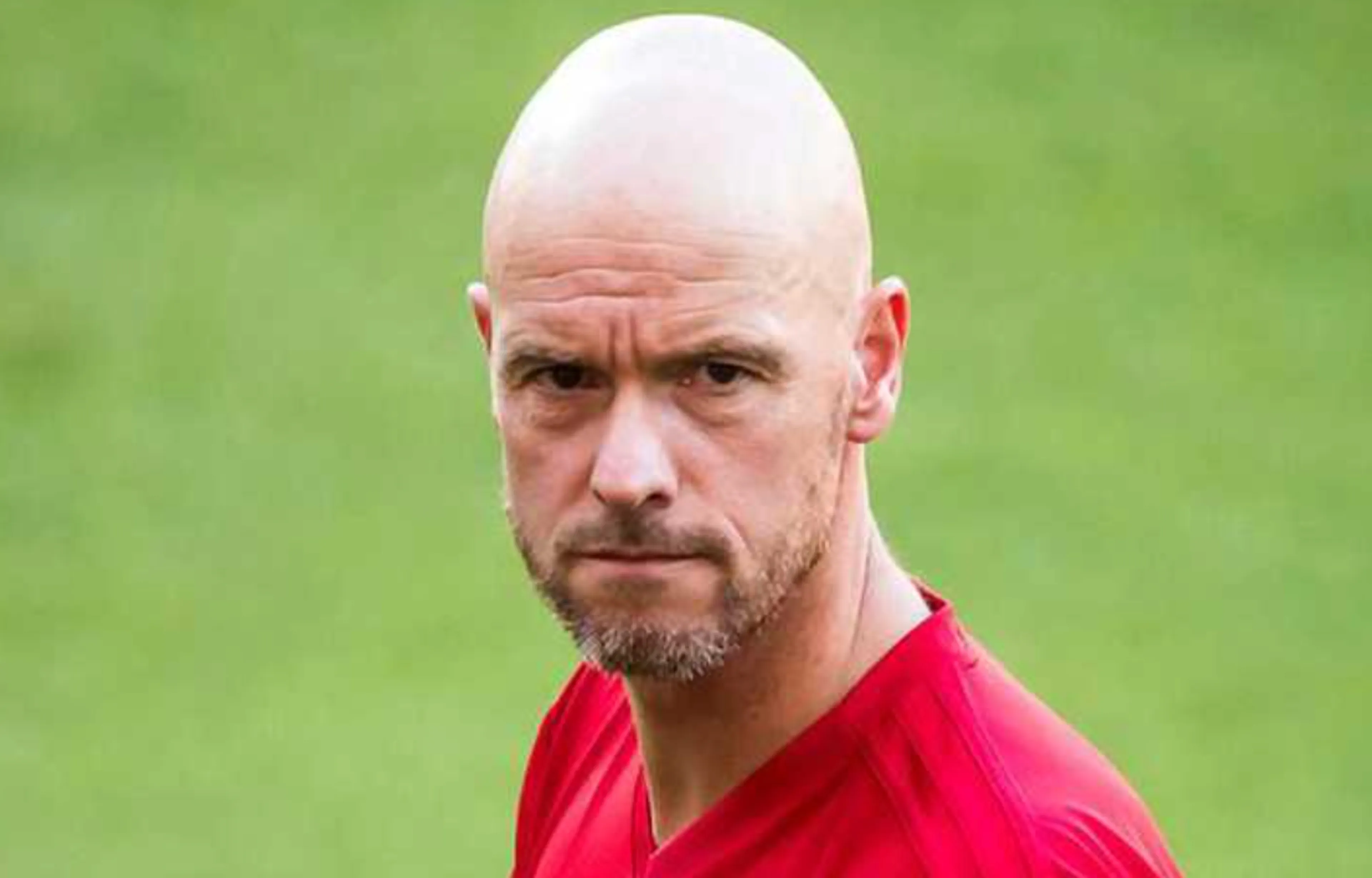Ten Hag hekelt Ajax-supporters na anti-Scherpen spandoek