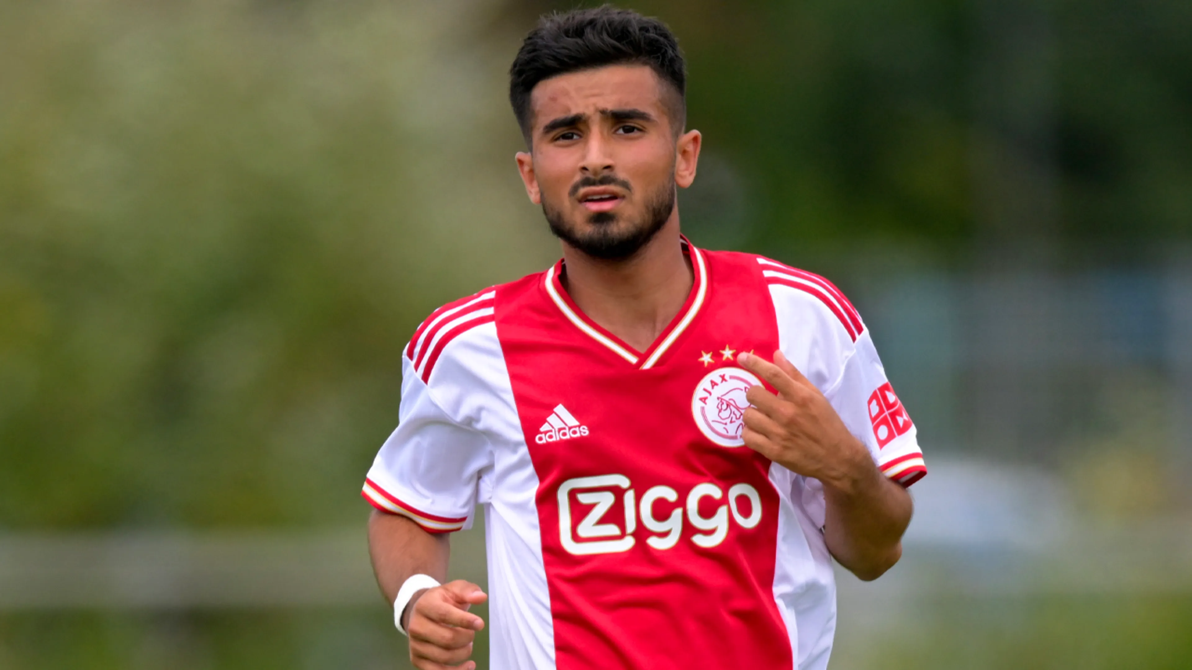 'Ajax zoekt tijdelijke club voor jong talent Naci Ünüvar (19)'