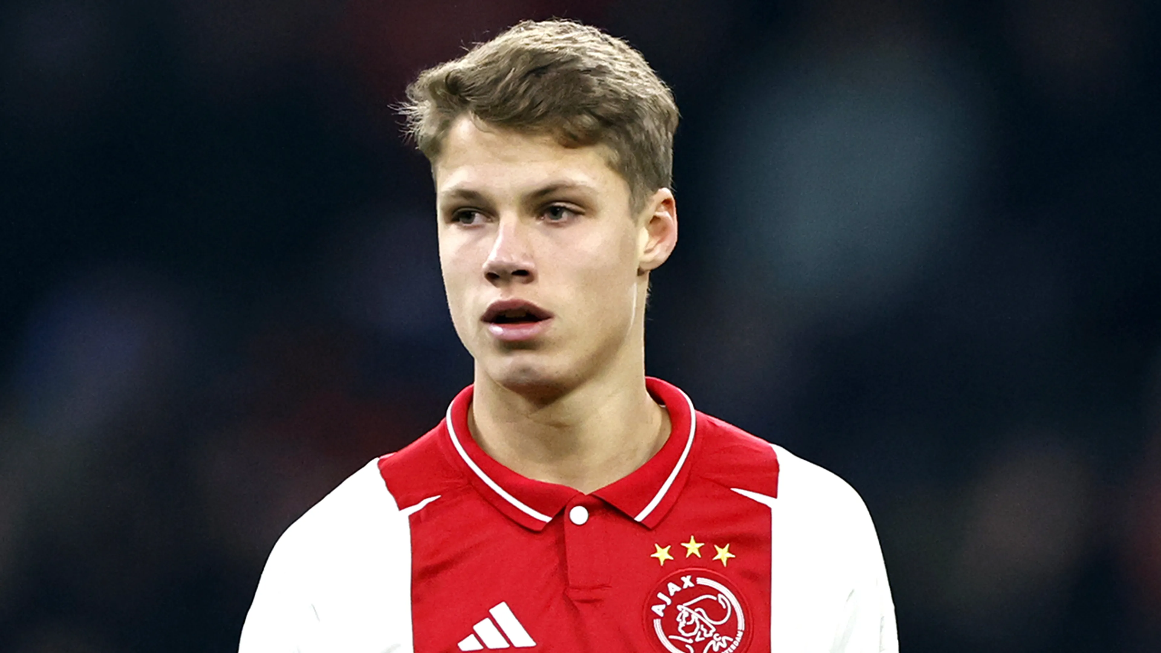 Officieel: Steur vertrekt naar Newcastle United, Ajax maakt megabedrag bekend
