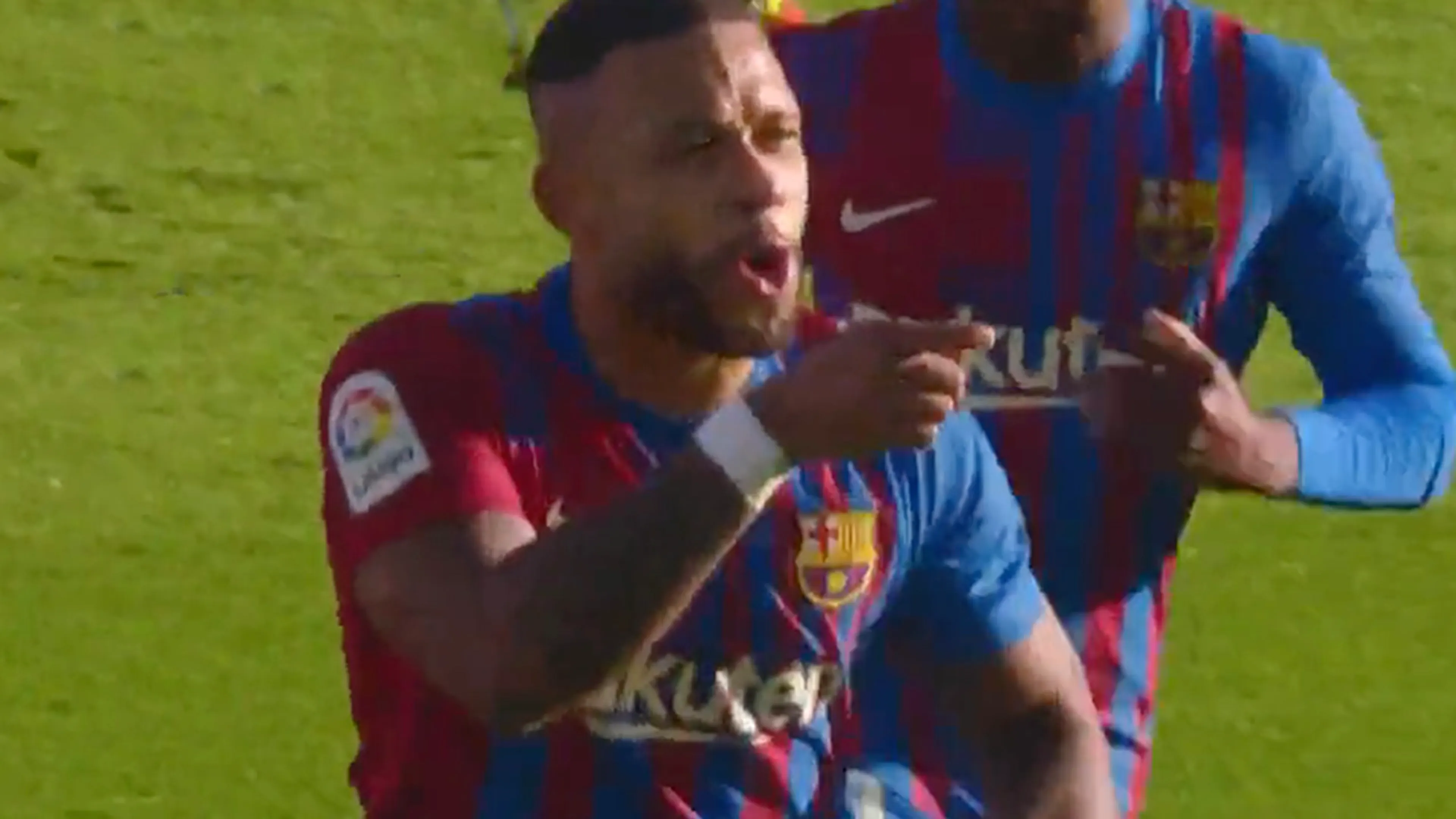 VIDEOGOAL: Memphis kopt raak na een prachtige tiki-taka aanval