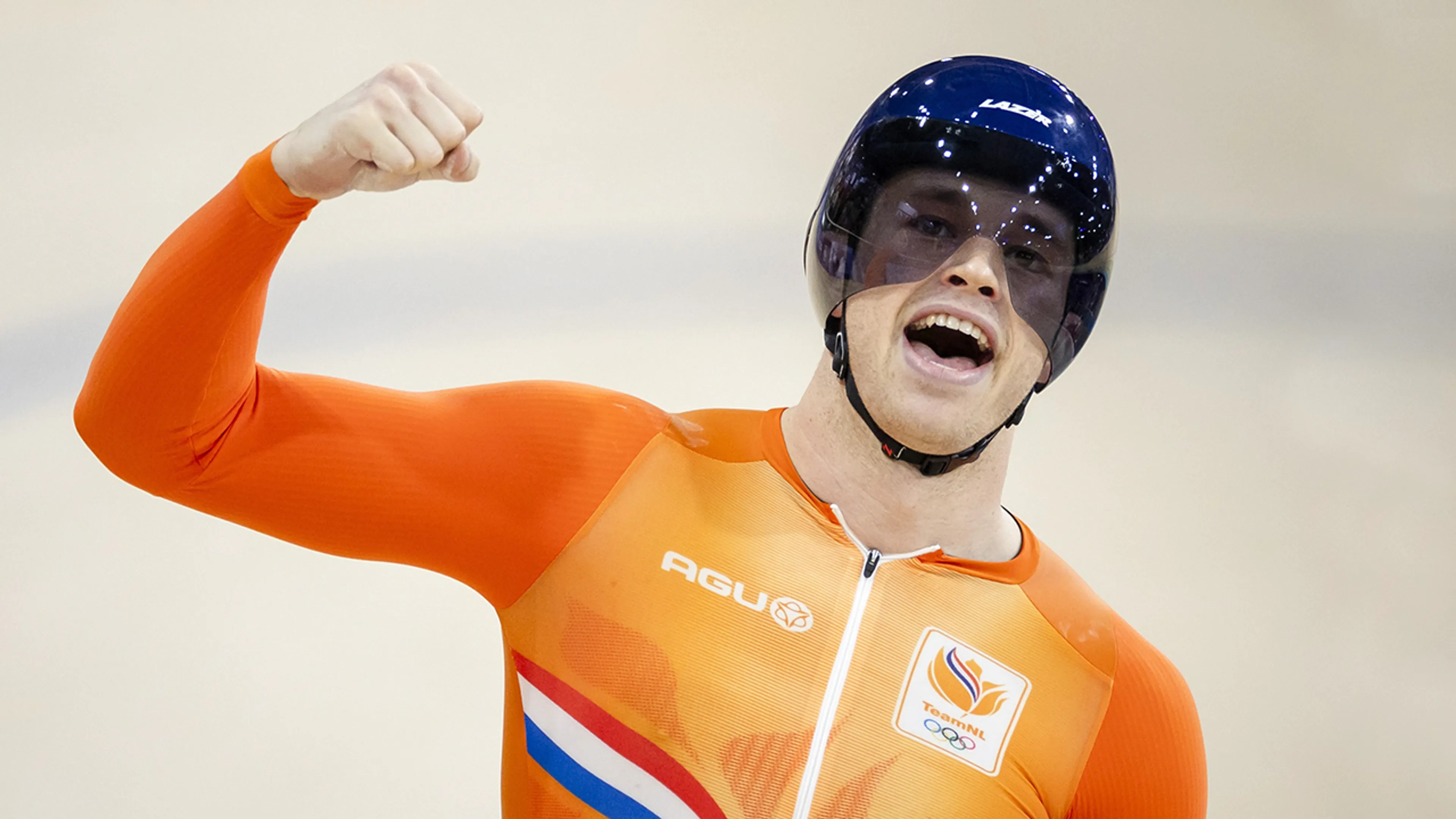 Baanwielrenner Harrie Lavreysen begint sprinttoernooi met wereldrecord