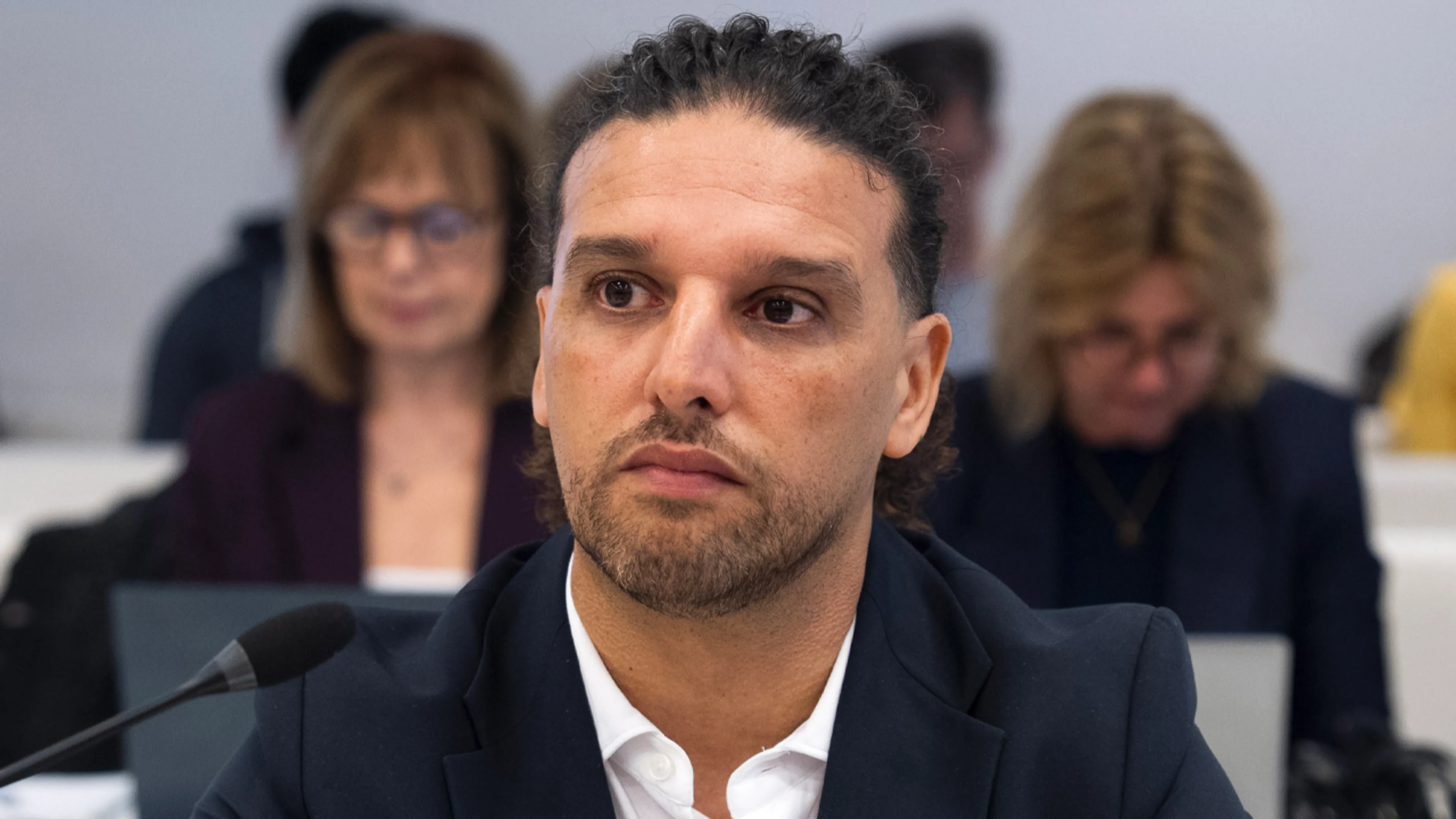 Ali B wordt al twee jaar gevolgd voor mogelijke documentaire