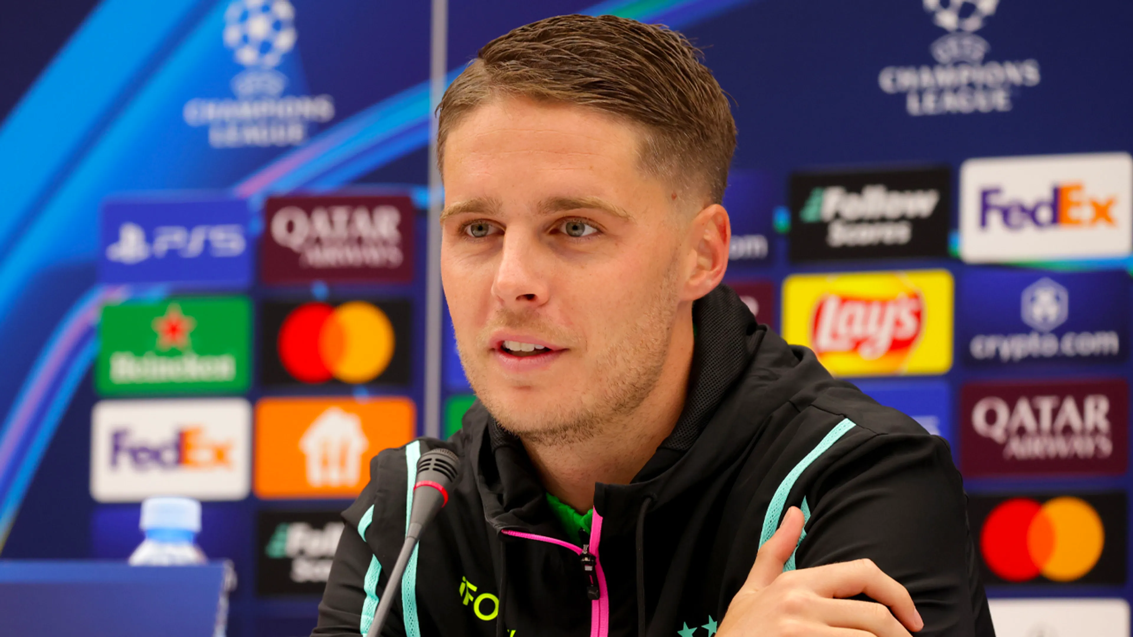 Joey Veerman reageert op supporter op Instagram: 'Ga jij even ergens anders zeiken'