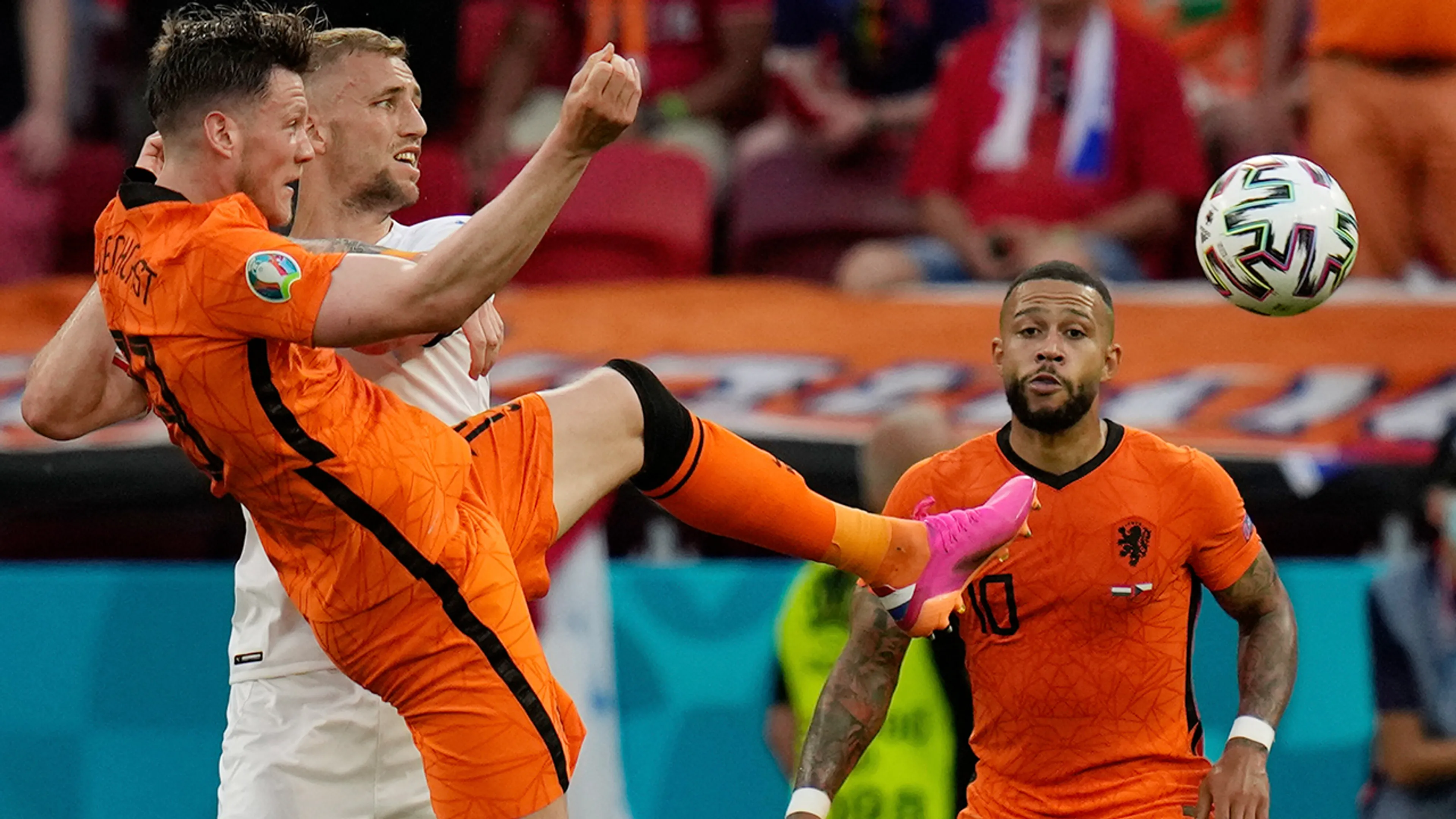 Assistent-trainer Tsjechië bezocht kleedkamer Oranje: 'Hij wilde dat shirt heel graag'