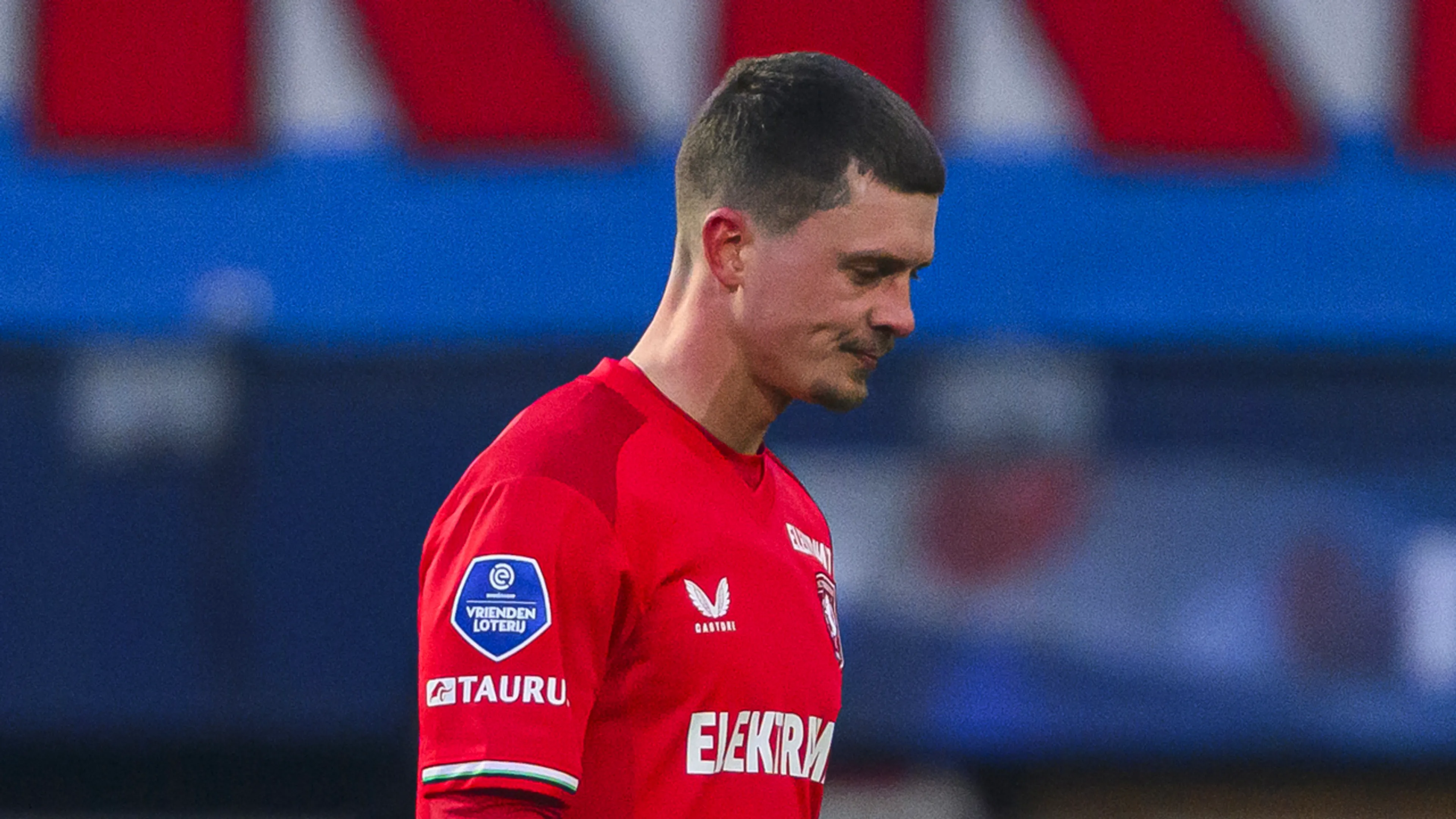 Aanklager seponeert rode kaart van FC Twente-verdediger Bas Kuipers tegen sc Heerenveen