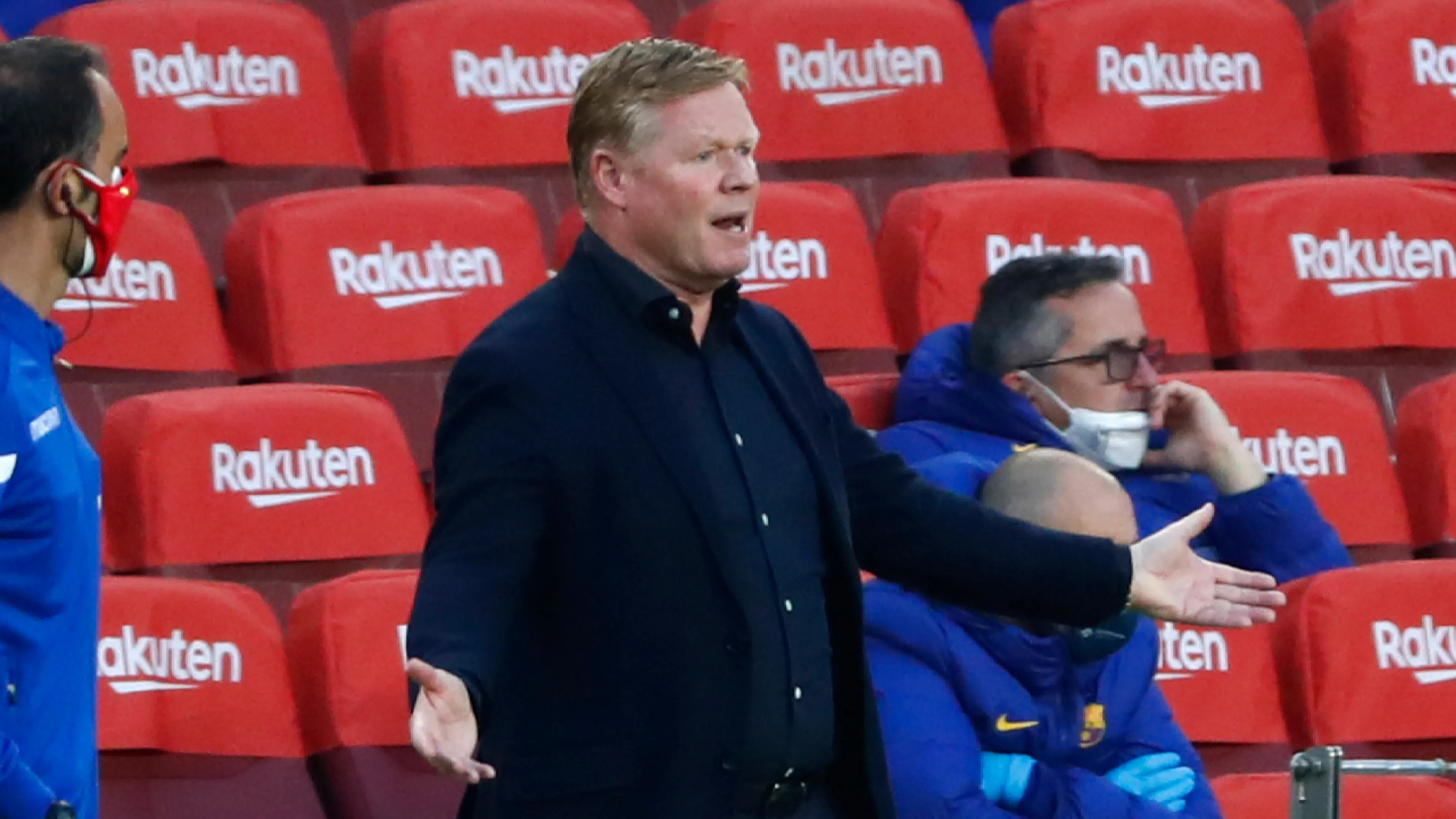 Barcelona grijpt naast koppositie, Koeman met rood weggestuurd