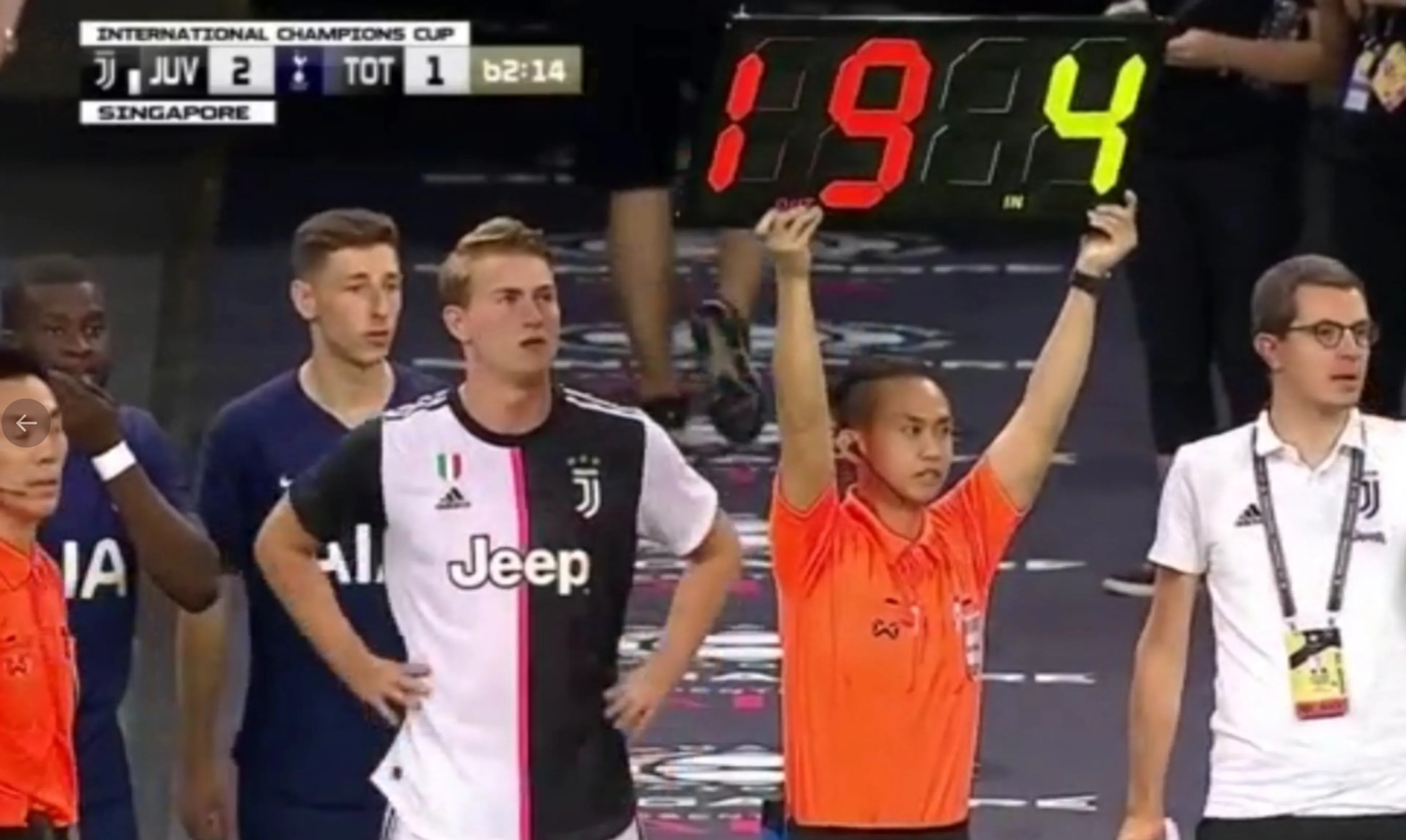 De Ligt debuteert als invaller bij Juventus