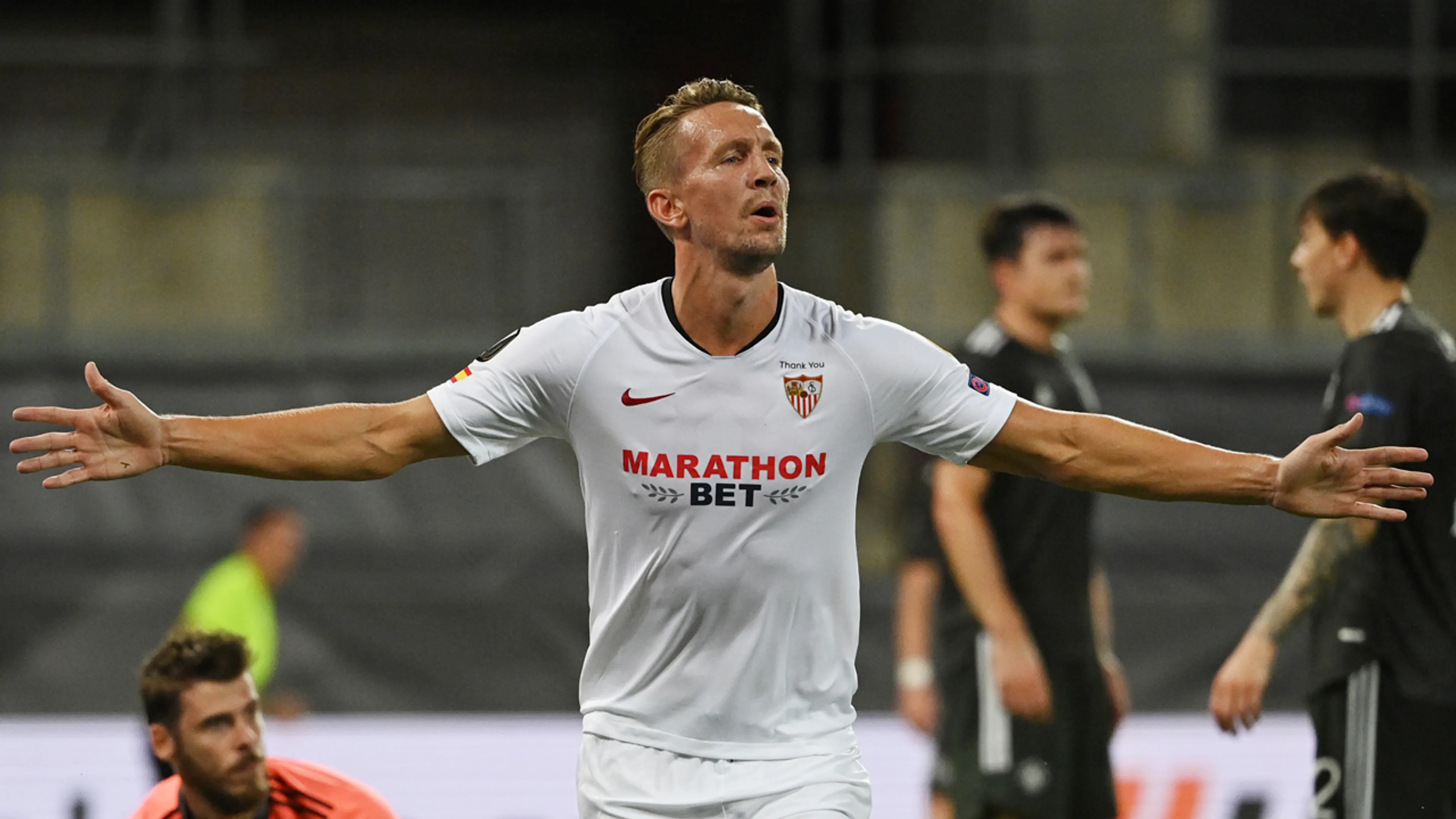 Flitsende start De Jong helpt Sevilla aan bekeroverwinning 