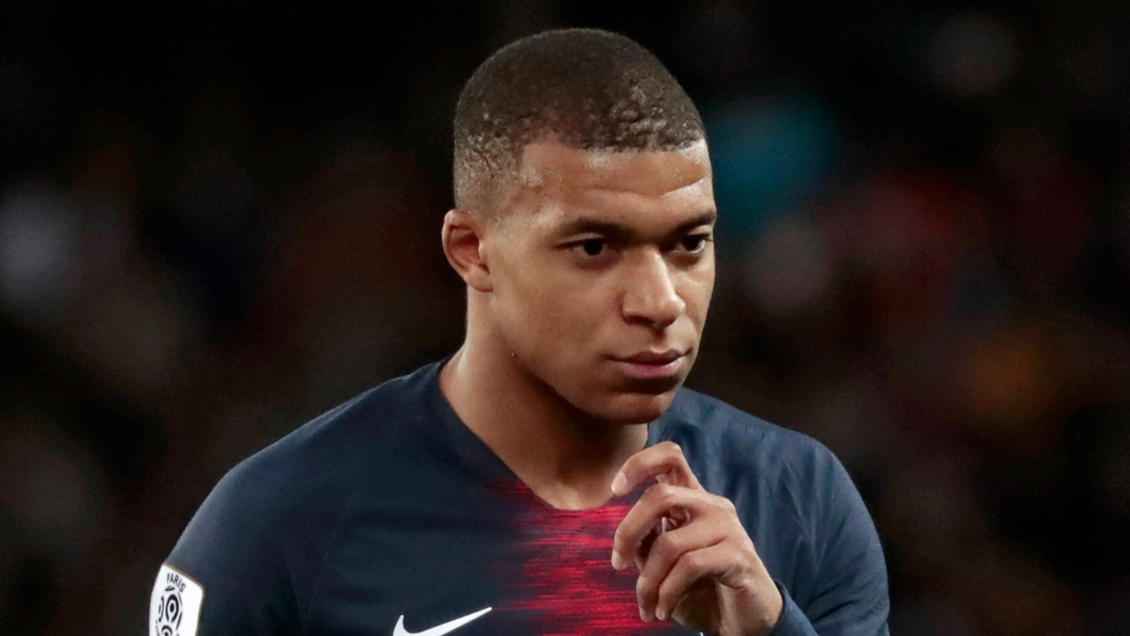 PSG-ster Mbappé drie duels geschorst