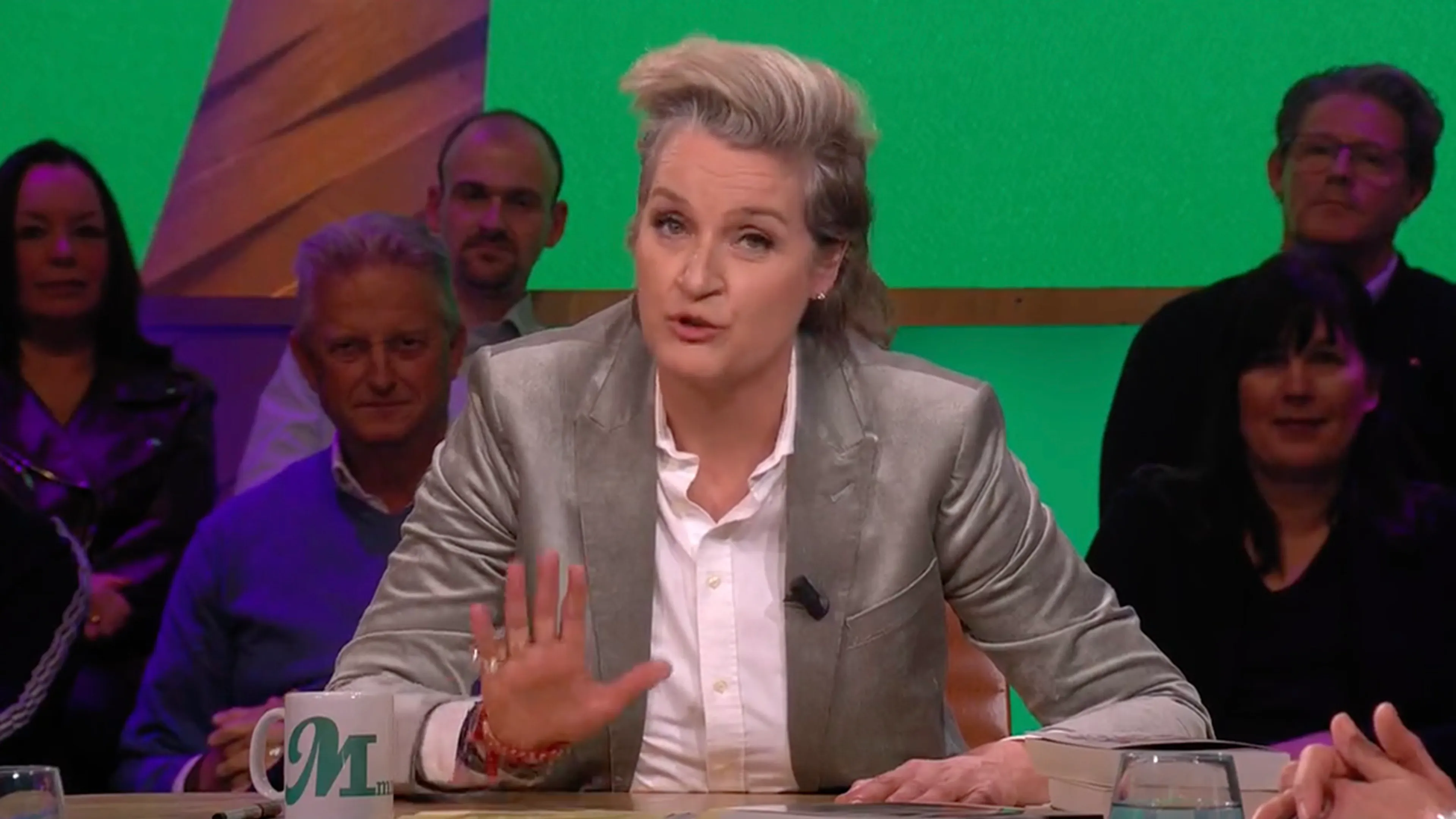 Margriet van der Linden neemt op memorabele wijze afscheid van talkshow M: 'Stop de show'