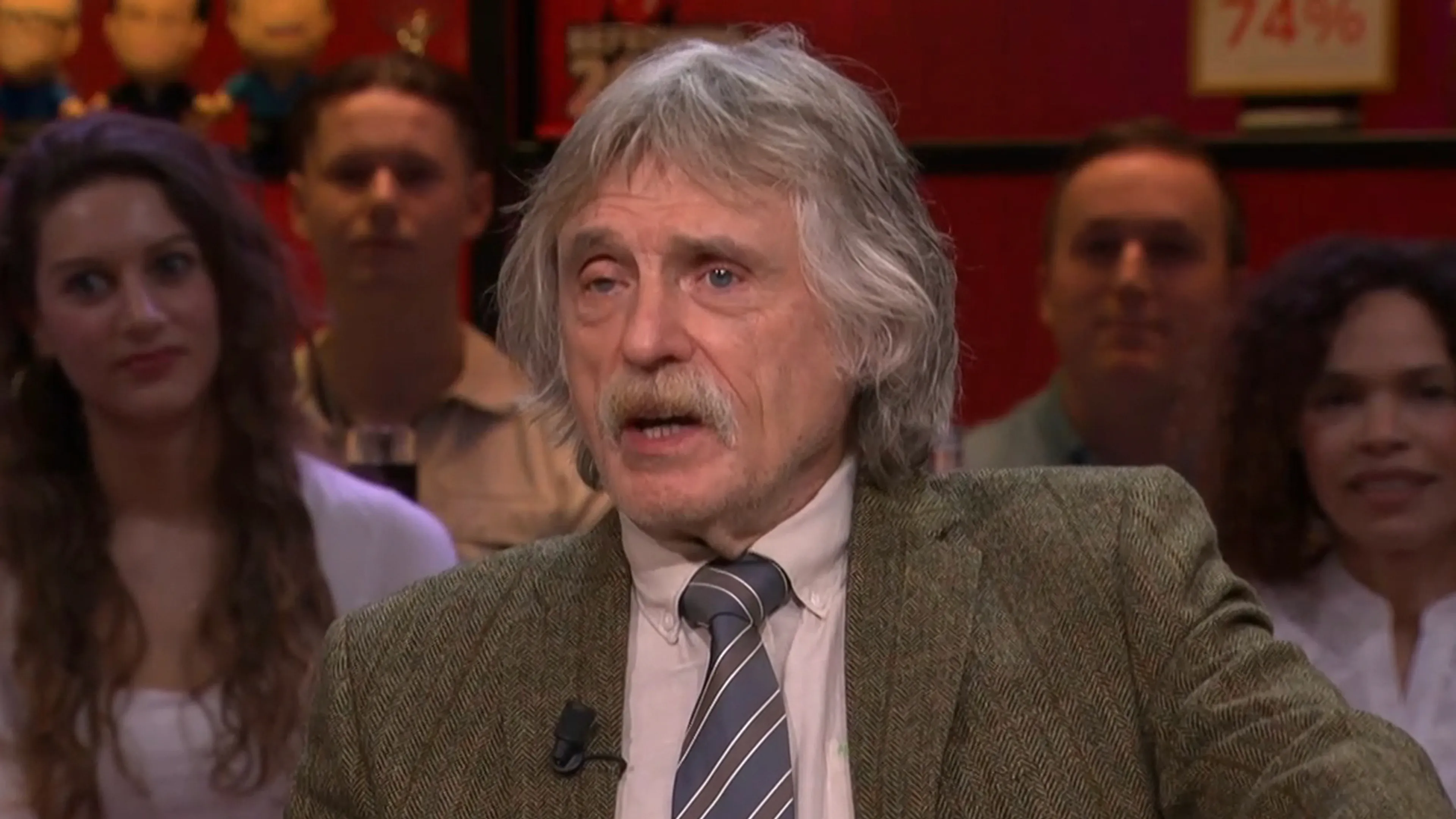 Johan Derksen: 'Ik heb me gisteren een beetje gestoord aan jullie...'