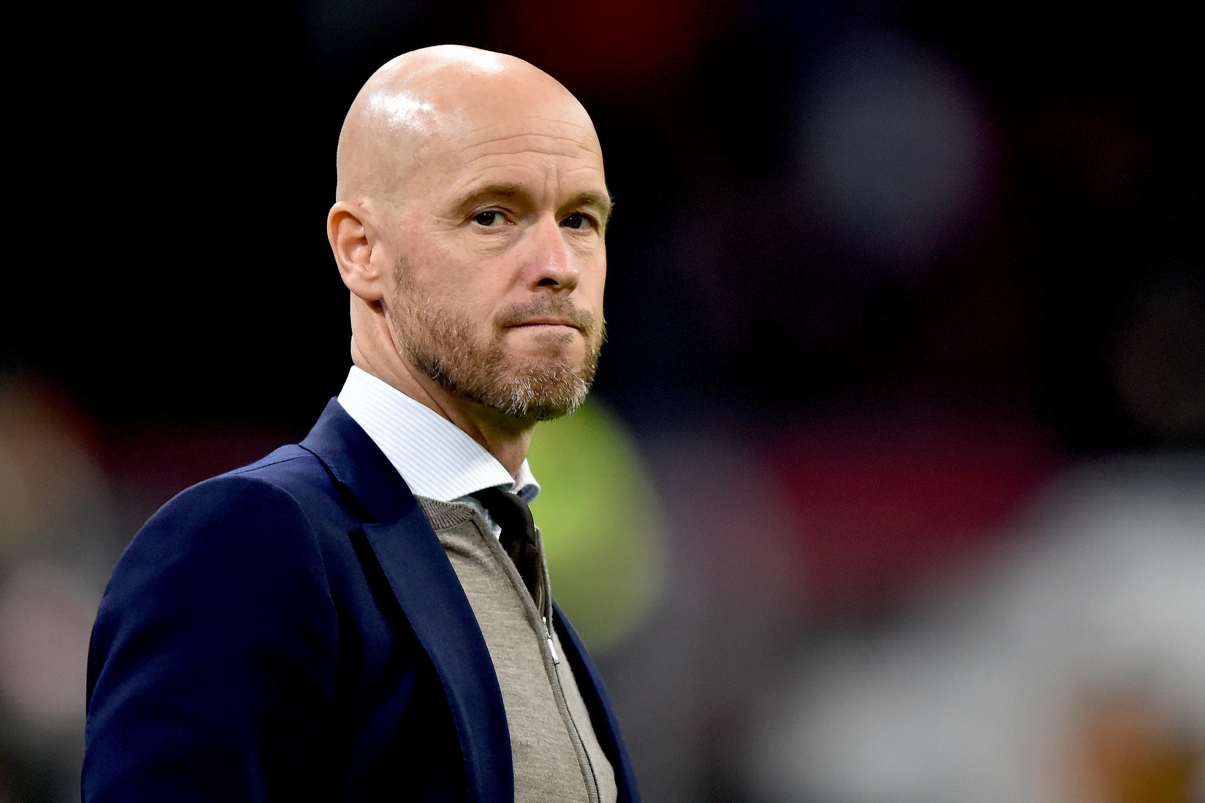 Ajax wint en zet PSV verder onder druk