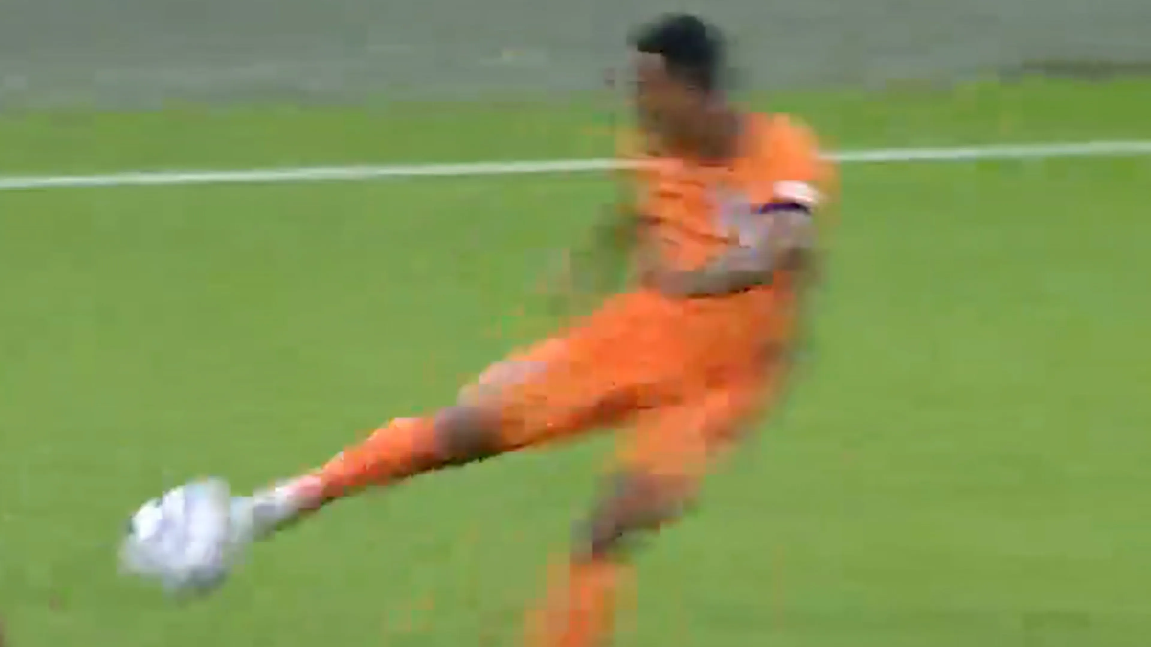 In beeld: de prachtige pass van Ryan Gravenberch op Xavi Simons
