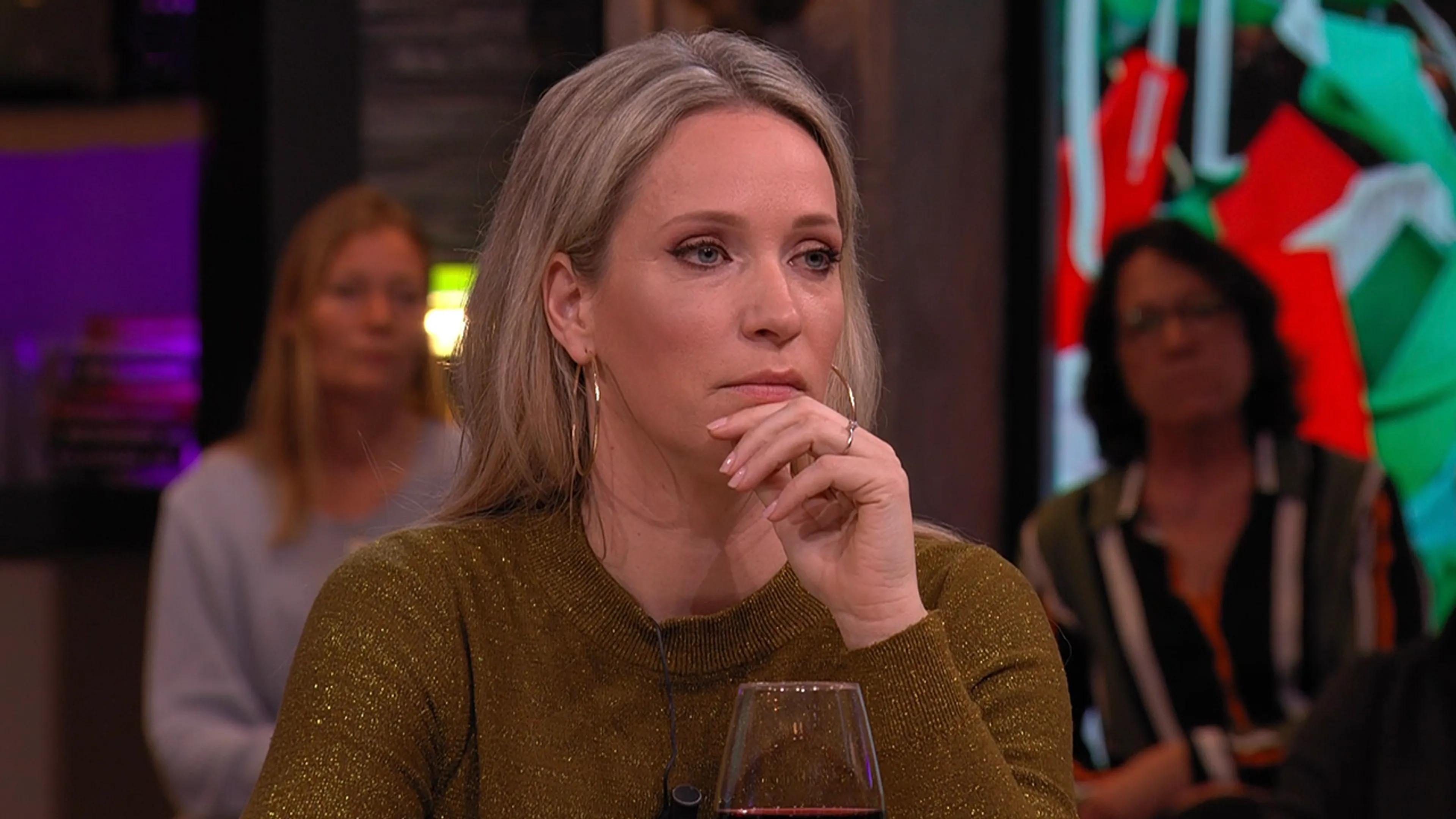Aflevering Vandaag Inside met Hélène Hendriks, vrijdag 8 april 2022