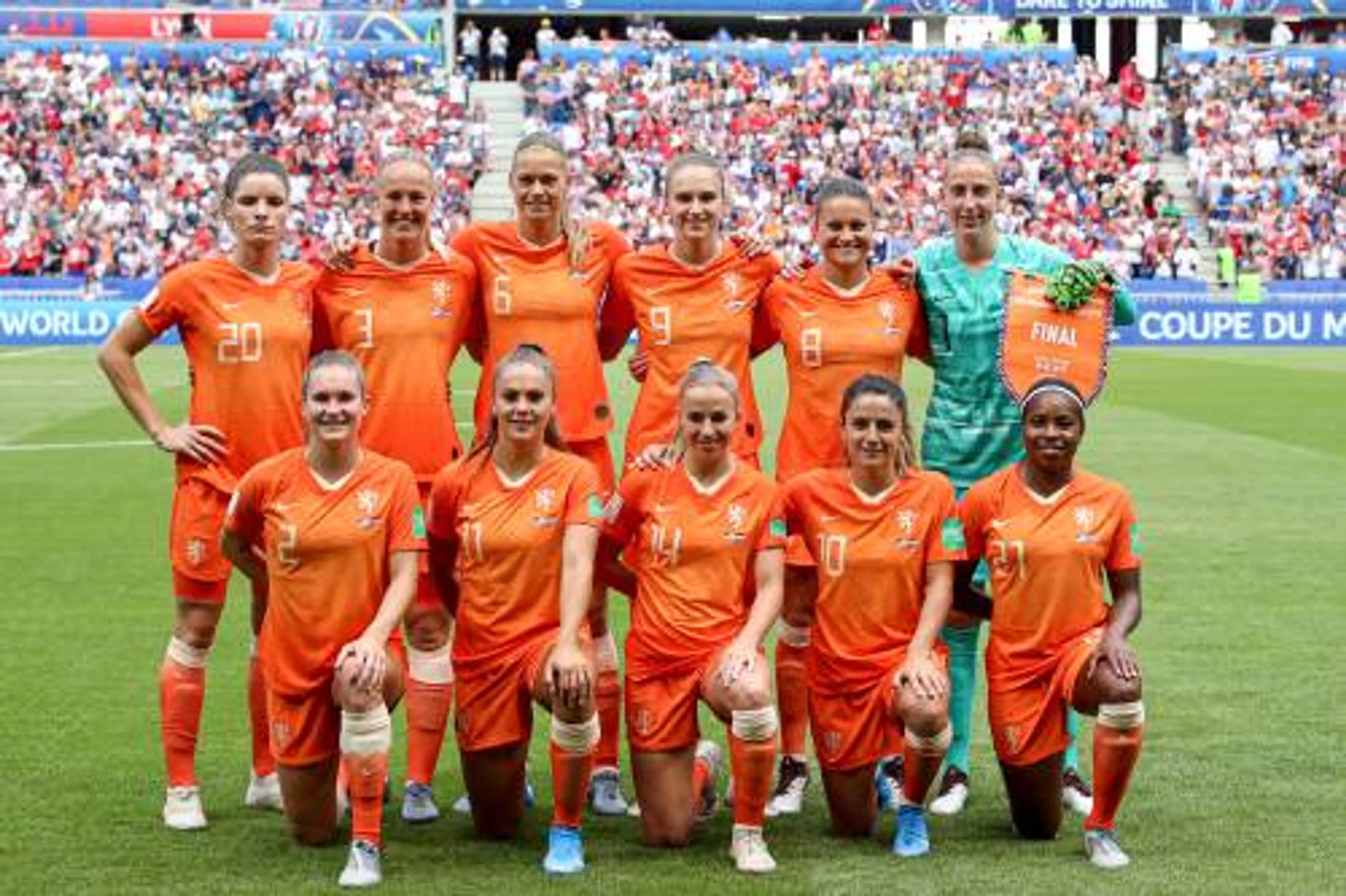 Voetbalsters naar plek drie op wereldranglijst
