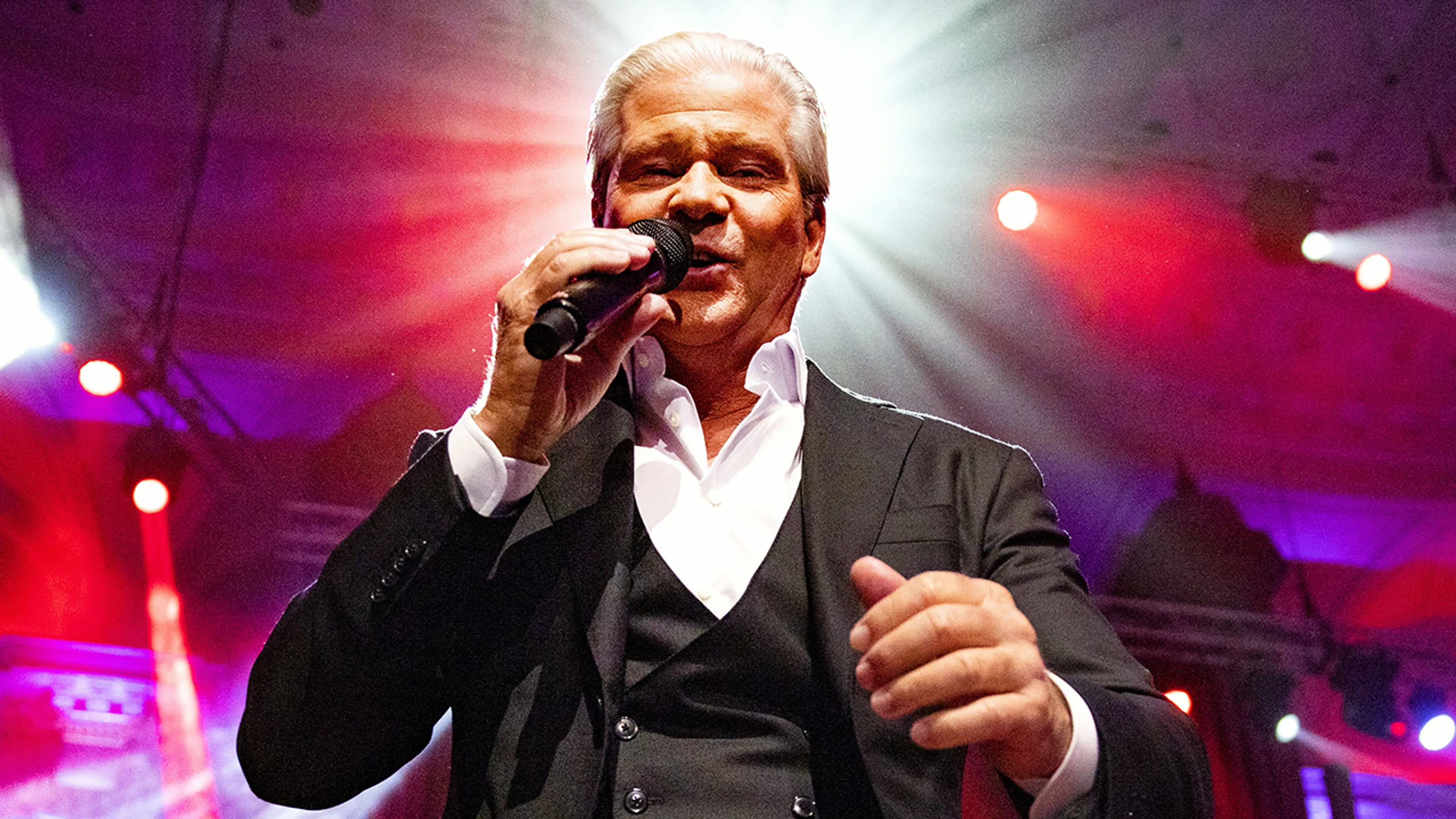 Staat Dries Roelvink open voor plek bij De Toppers na vertrek Gerard Joling?