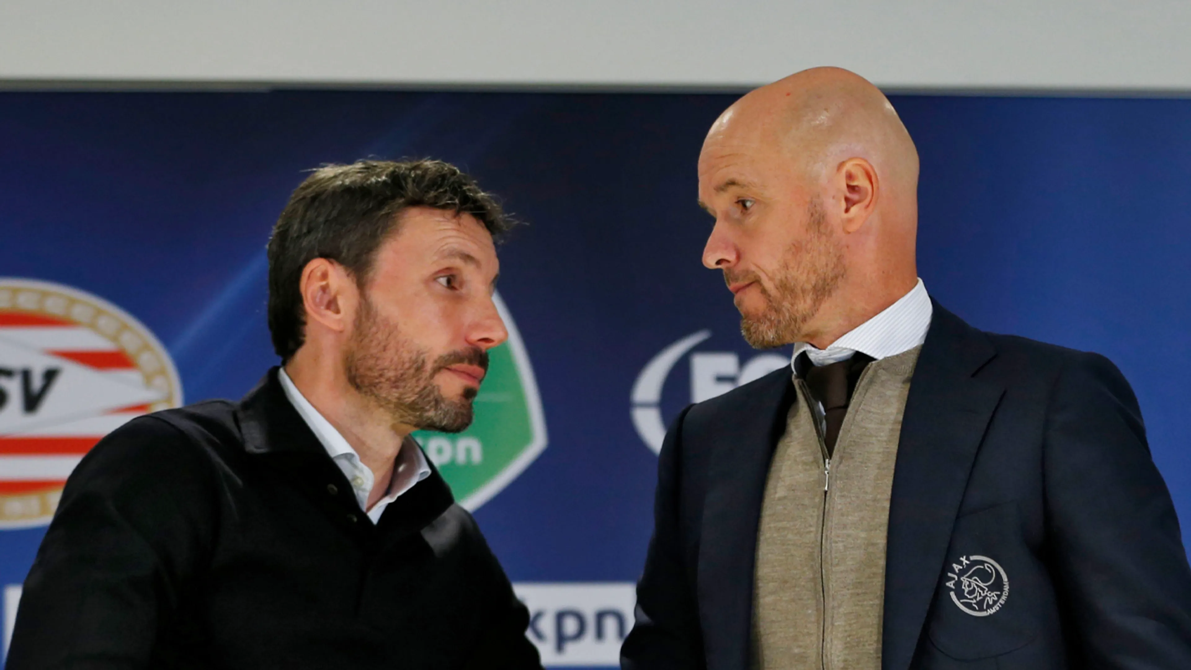 Ten Hag en Van Bommel genomineerd voor Rinus Michels Award