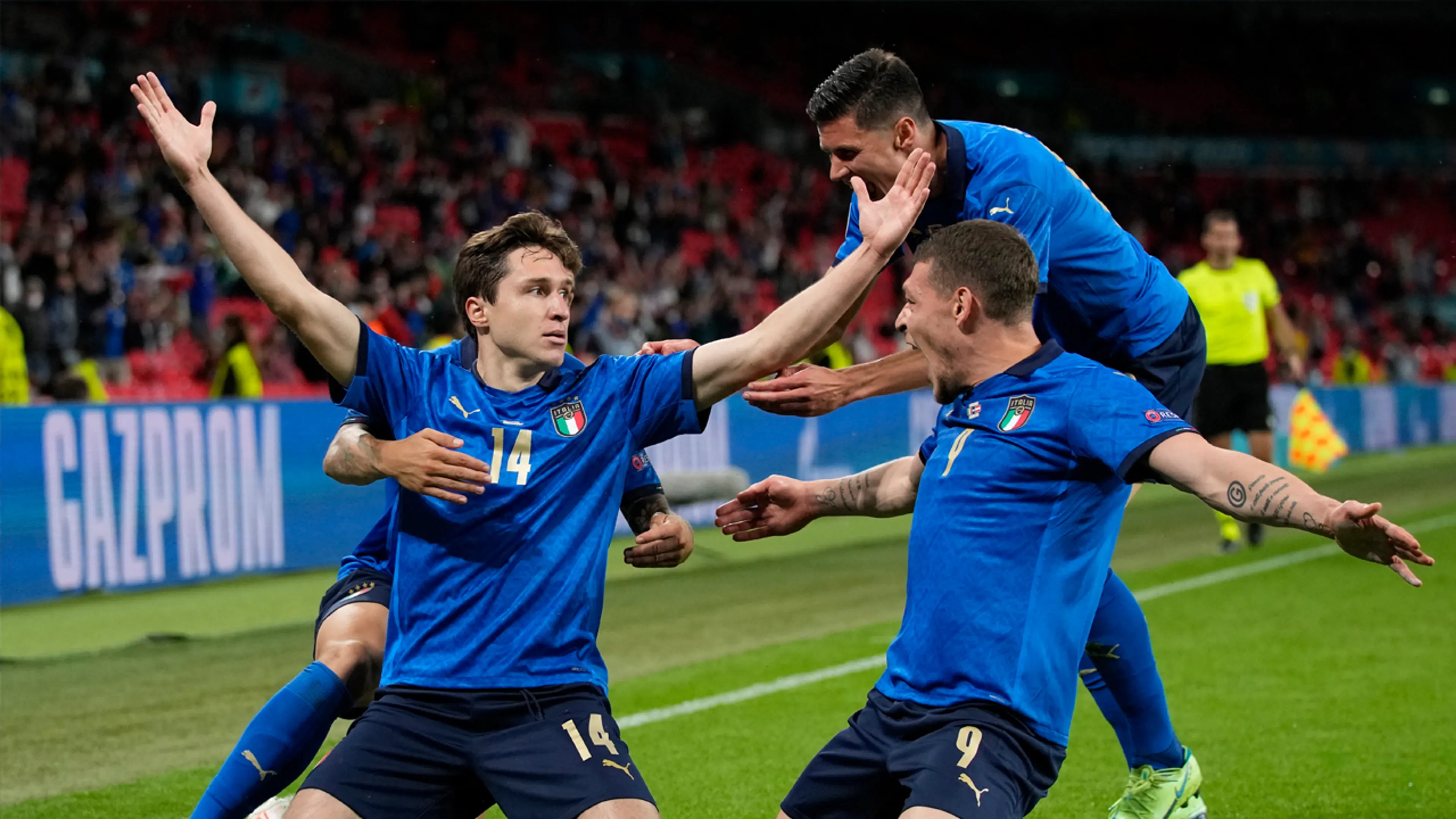Invallers helpen Italië op EK in verlenging langs Oostenrijk