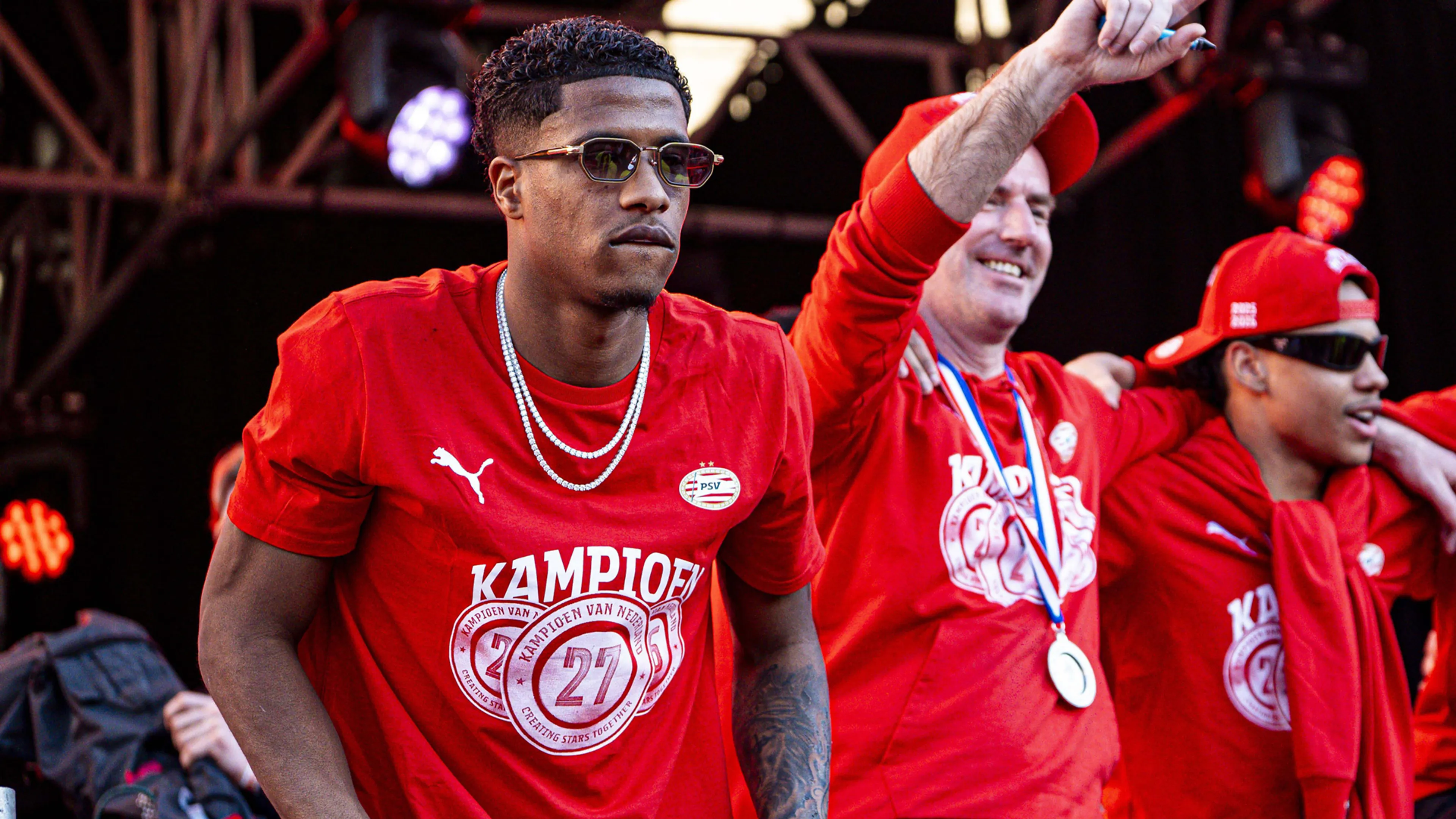 PSV maakt excuses voor optreden van Ryan Flamingo tijdens huldiging