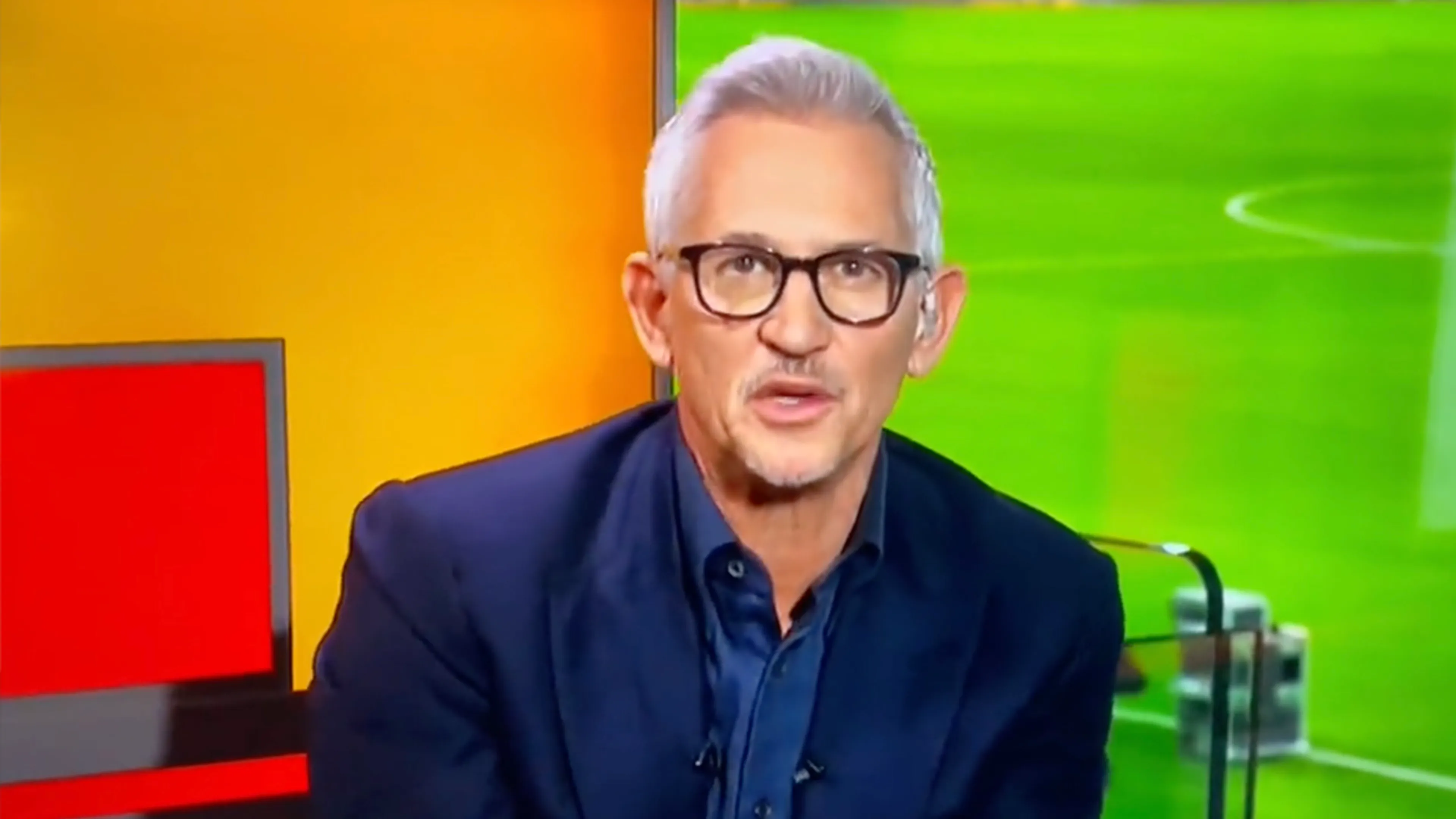 Video: Live-uitzending BBC Sport bruut verstoord door luide kreungeluiden