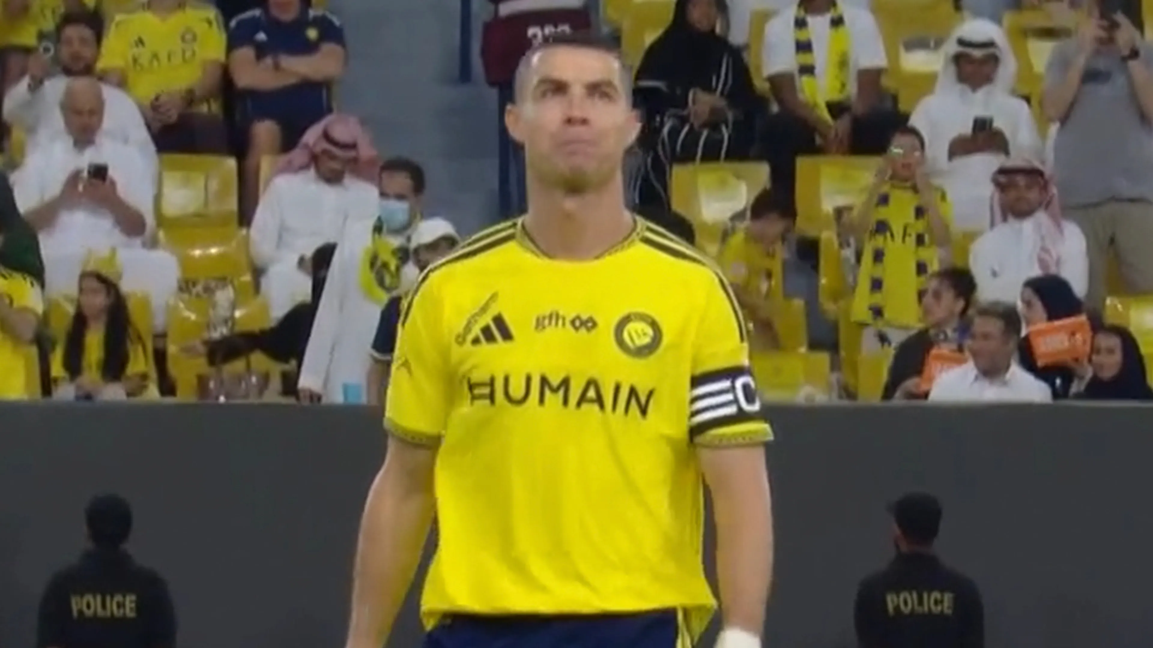 Video: Zó verschijnt Cristiano Ronaldo aan de aftrap in de jacht op duizend goals!