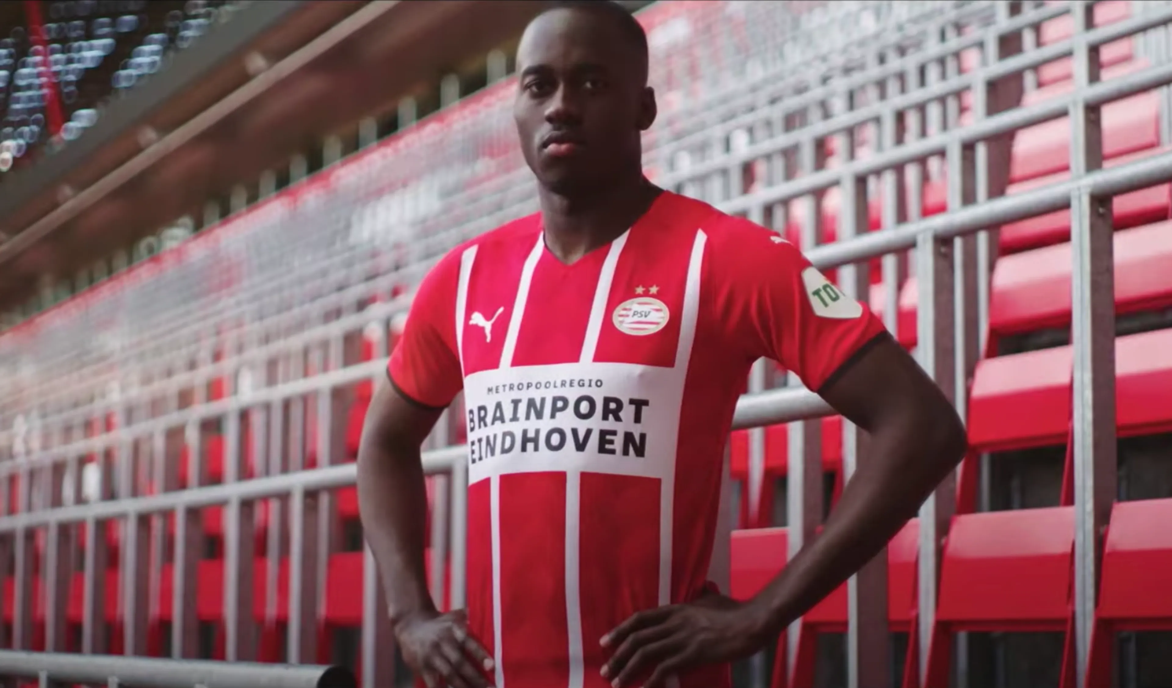 PSV presenteert nieuw thuistenue voor komend seizoen