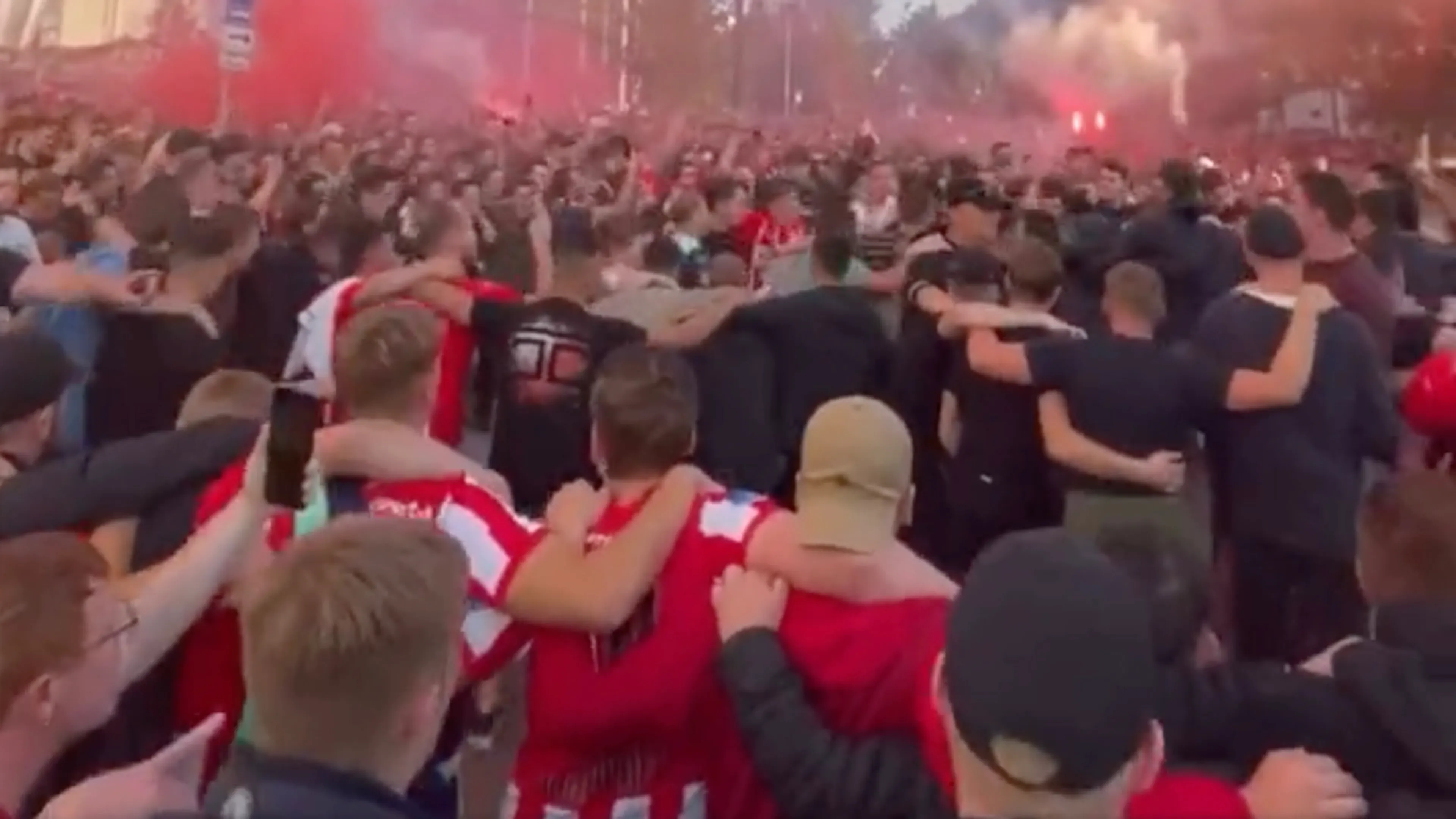 PSV-fans zetten Eindhoven op stelten in aanloop naar kraker met Rangers FC