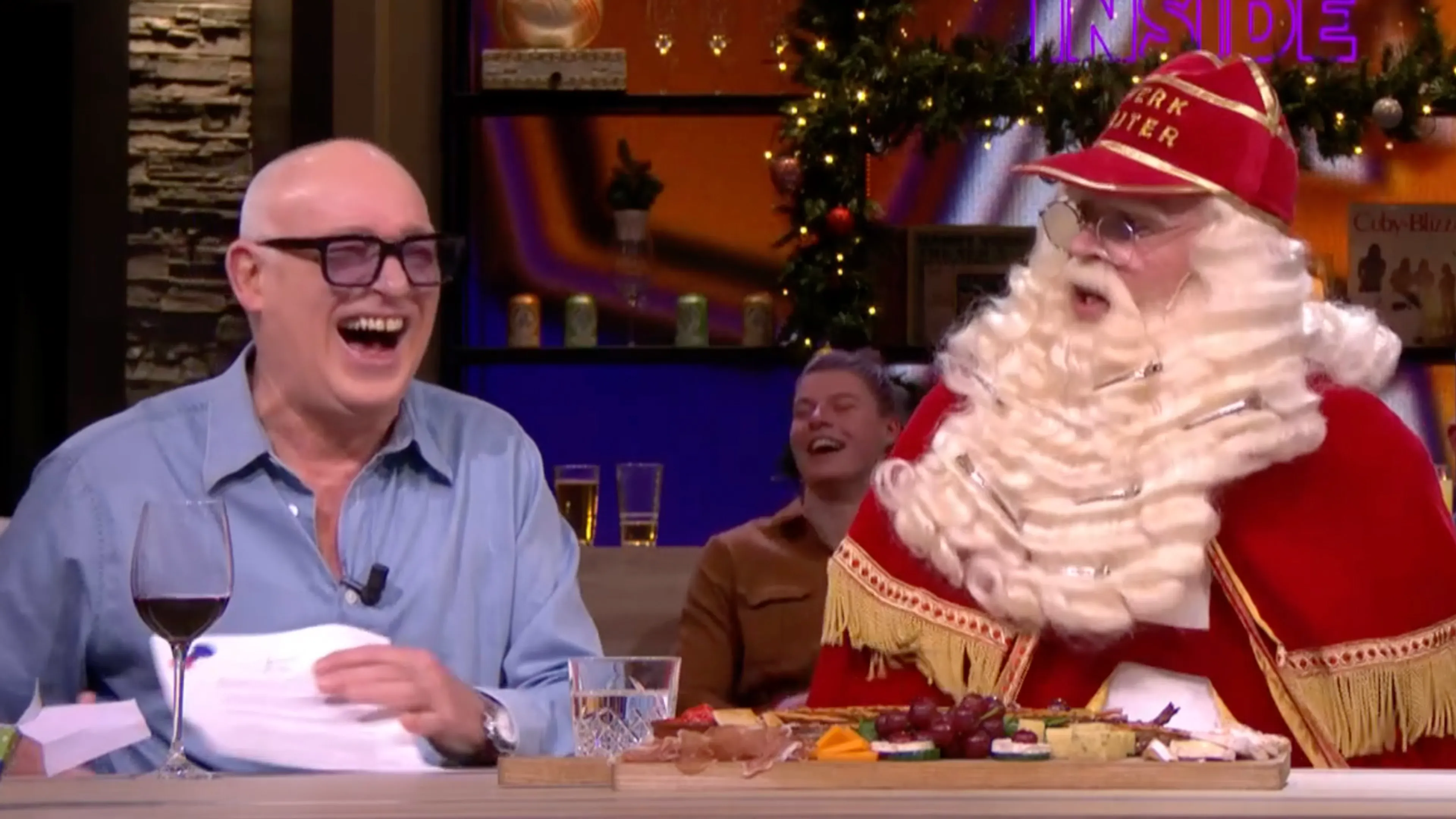 Vandaag Inside-trio krijgt nieuw contract van Sinterklaas: 'John de Mol is ontoerekeningsvatbaar!' 