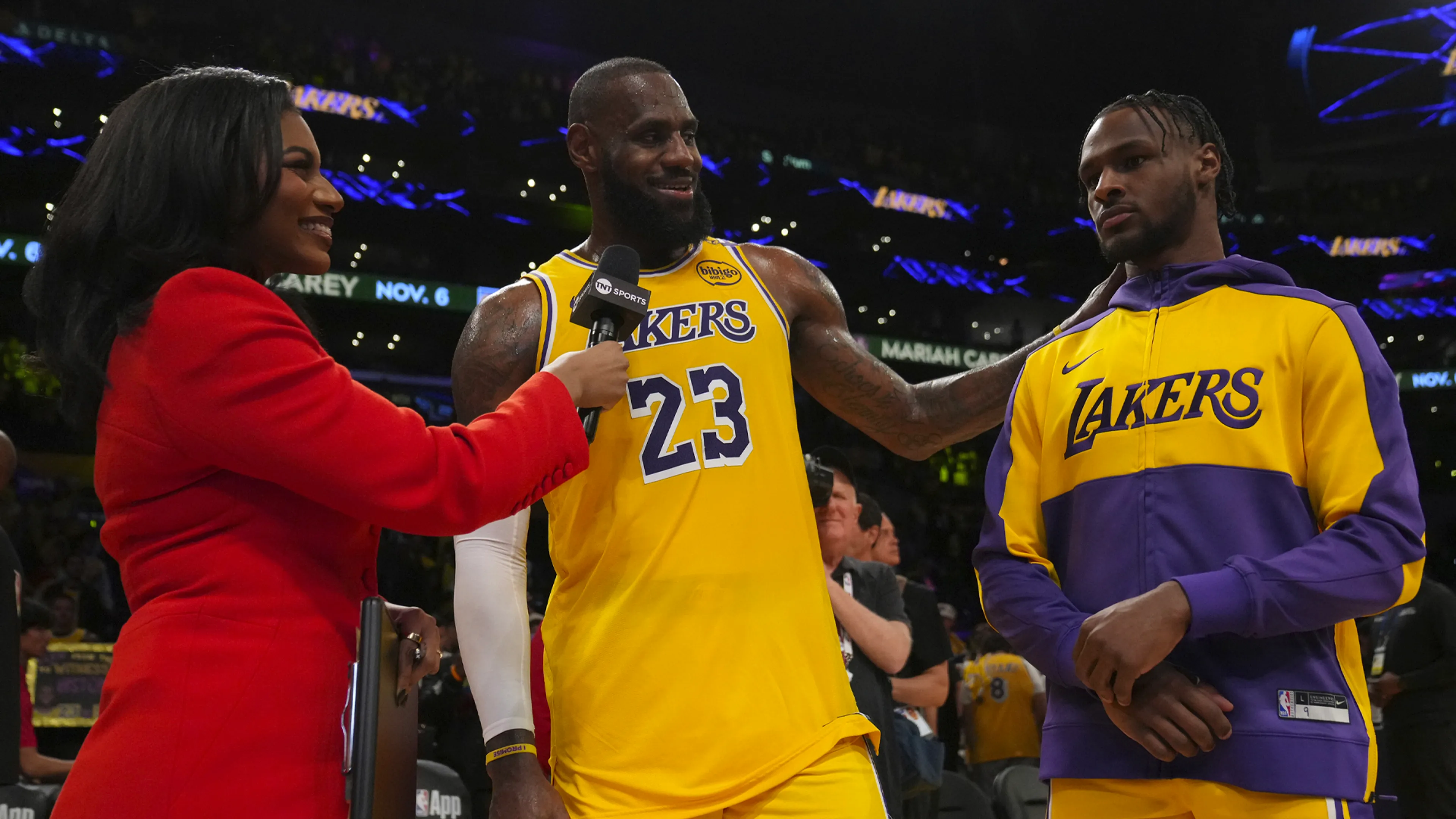 Historisch moment: LeBron James en Bronny eerste vader en zoon in NBA-wedstrijd
