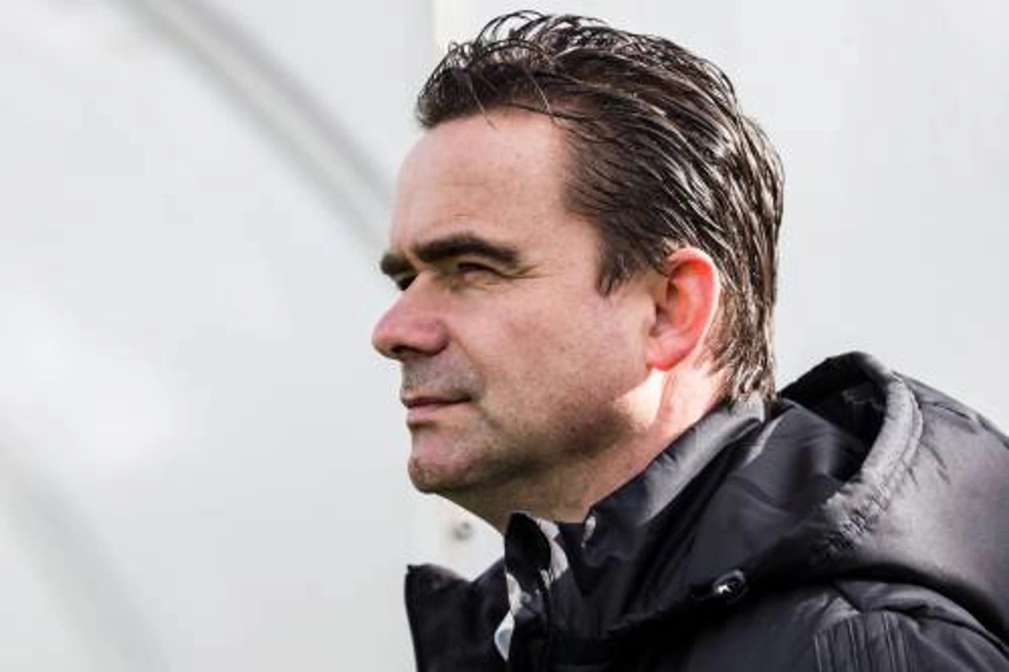 Overmars denkt dat Van de Beek bij Ajax blijft