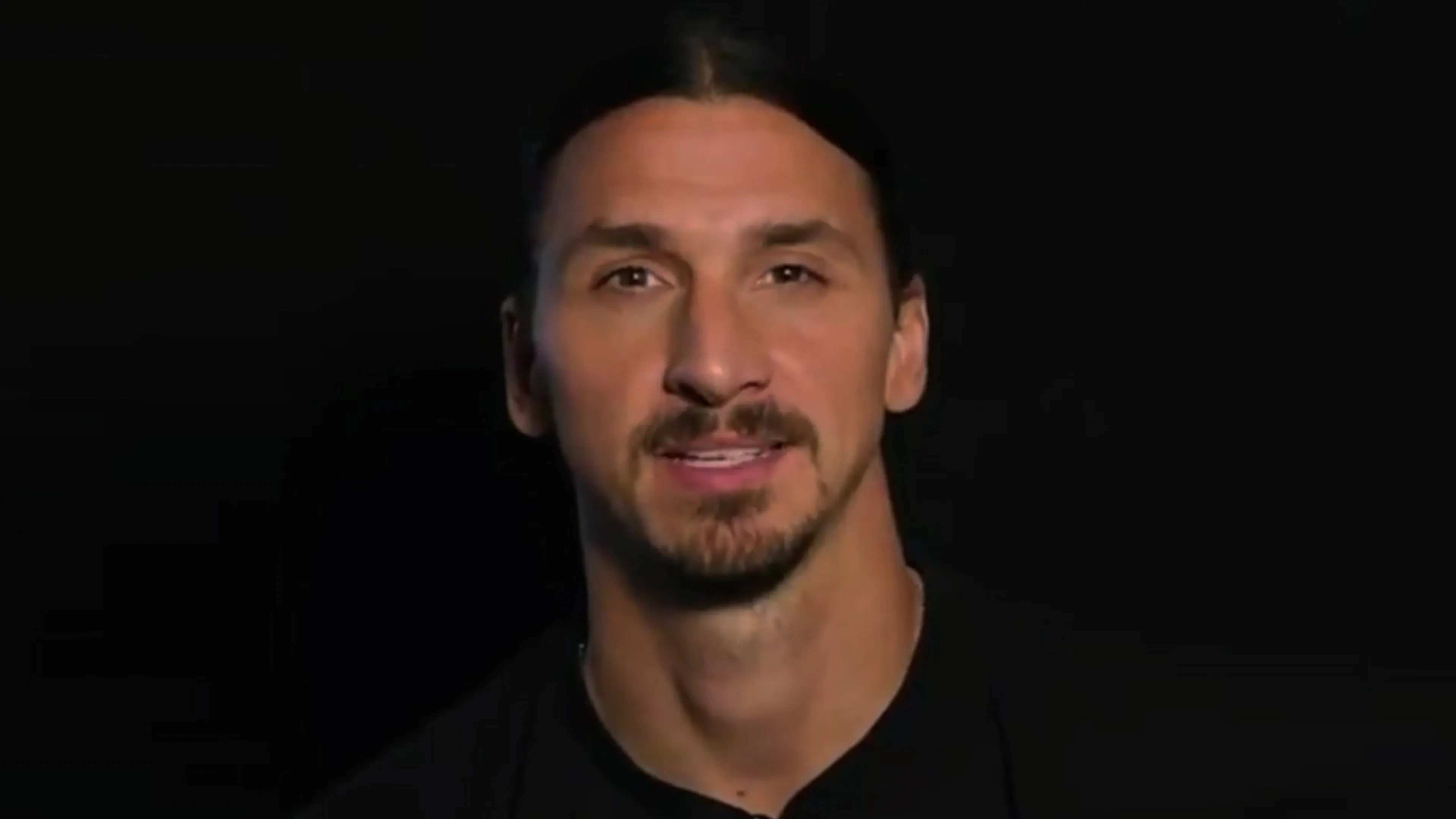 Zlatan op Instagram: 'Hola España! I'm coming back!'