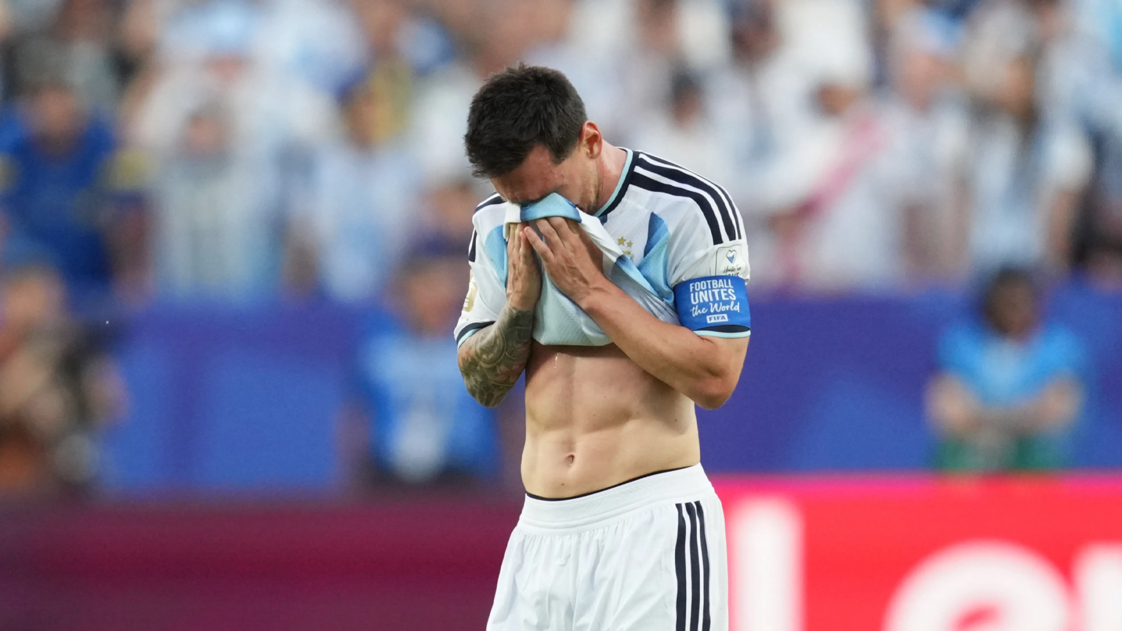 Lionel Messi geeft verklaring voor tranen na eerste doelpunt van Argentinië tegen Algerije