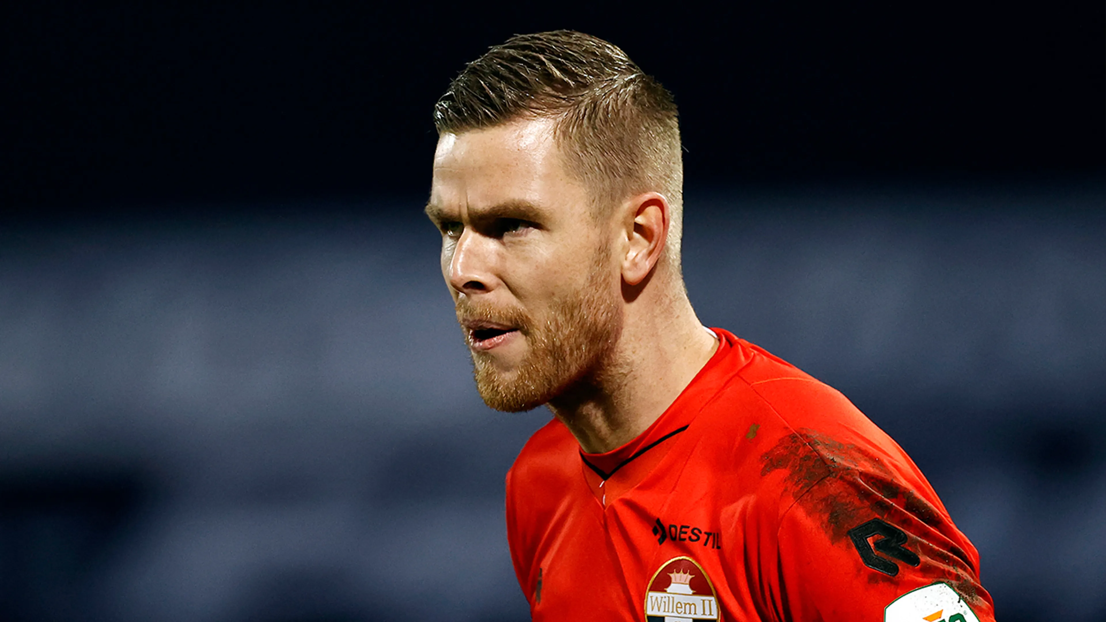 'Ajax komt uit bij Robbin Ruiter als noodverband voor keepersprobleem'
