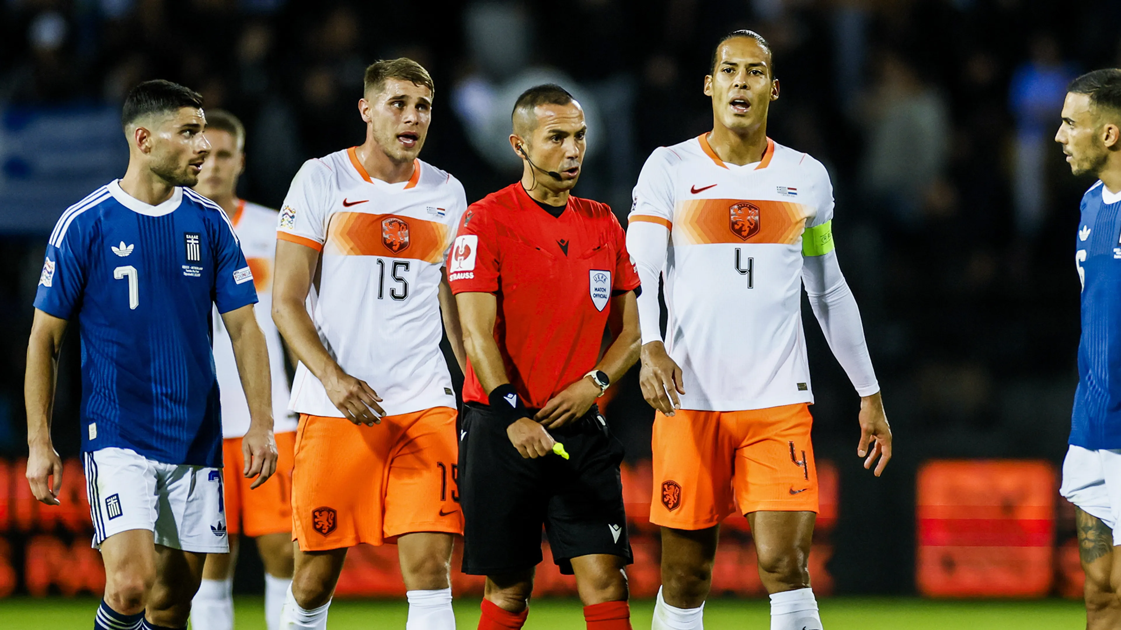 Nederlands elftal speelt gelijk tegen Griekenland na 2-0 achterstand