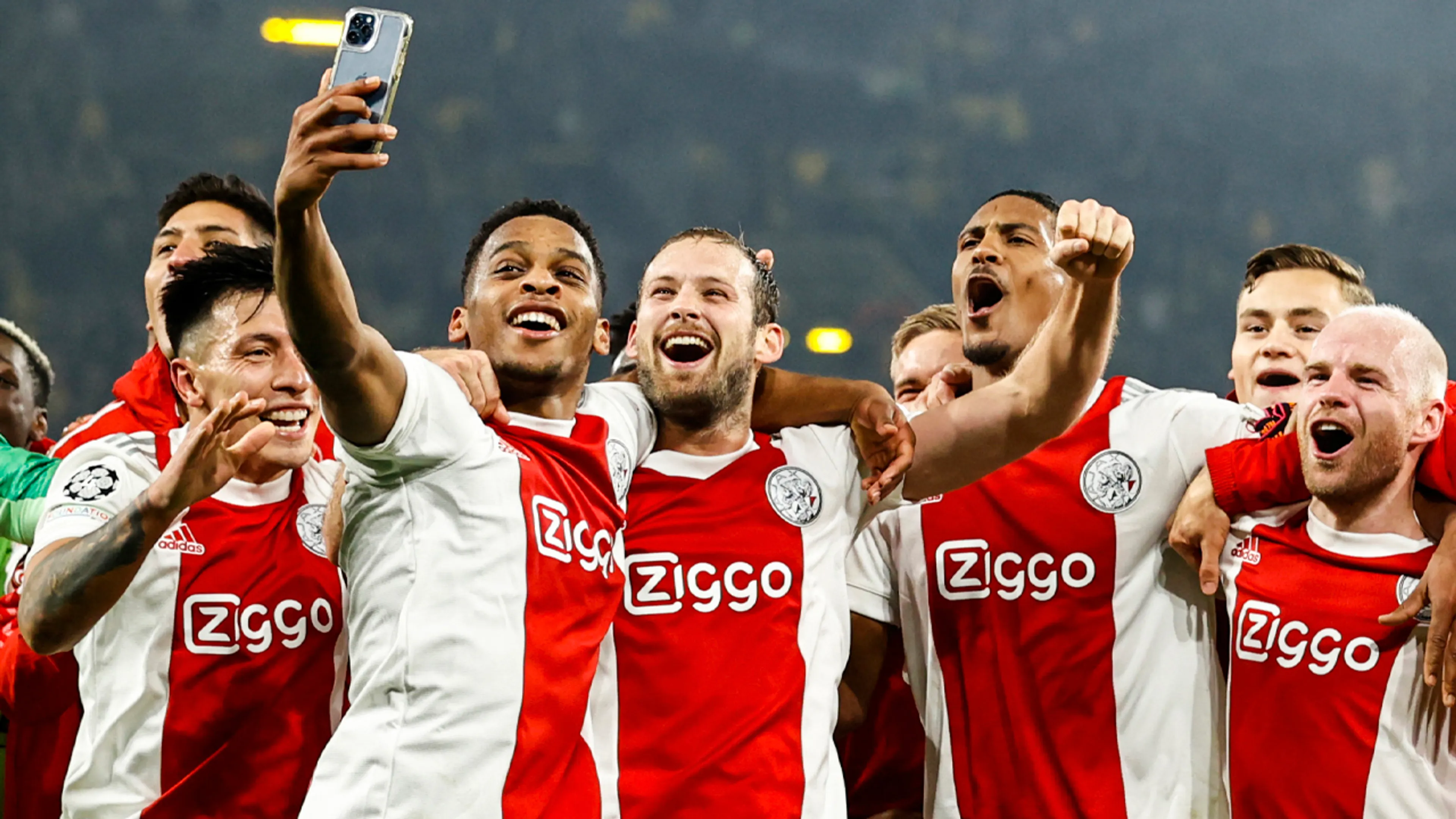 Ajax grossiert in prijzen op Amsterdams sportgala